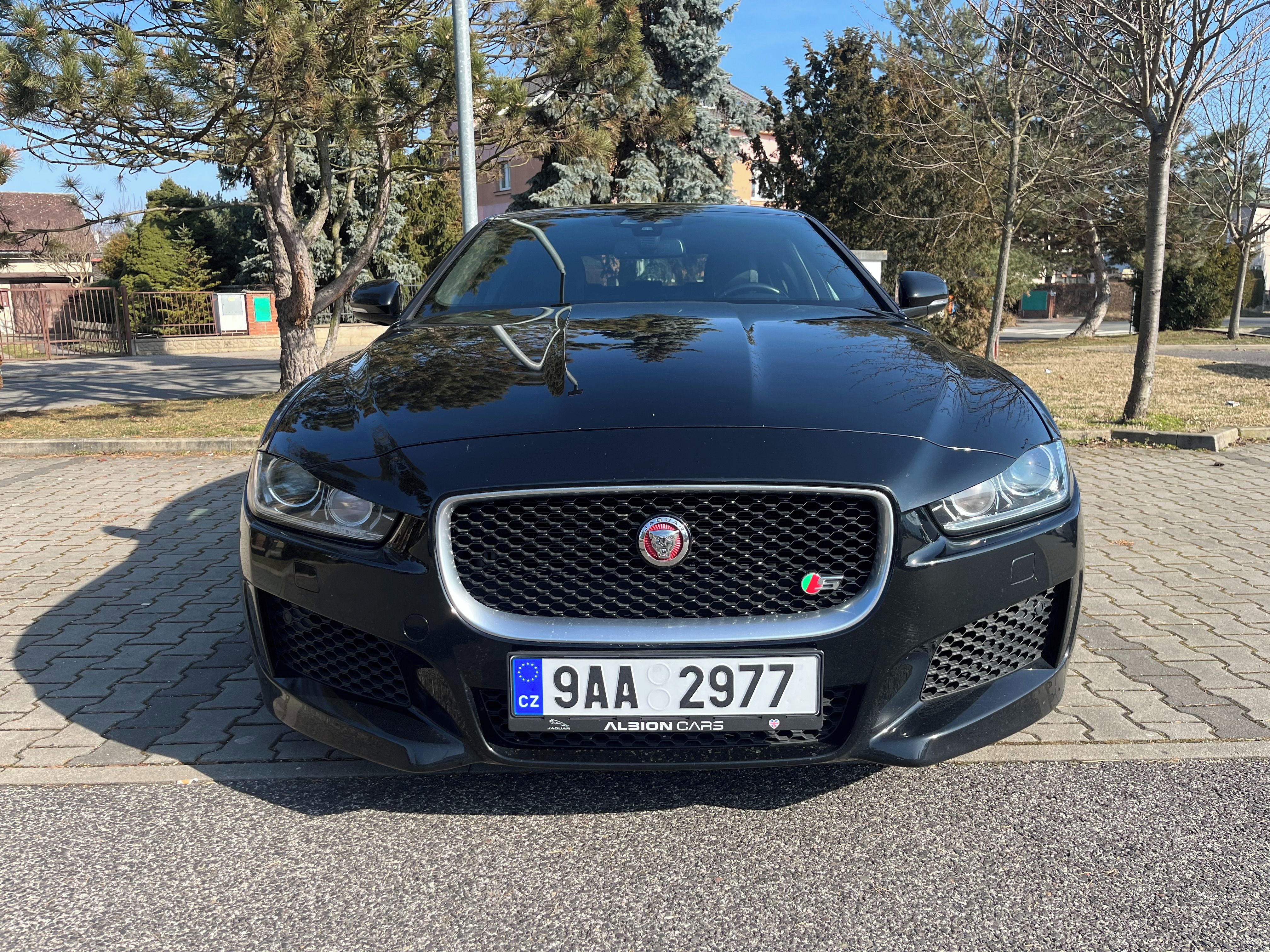 Jaguar XE, 3.0 V6 Supercharged - fotka 3