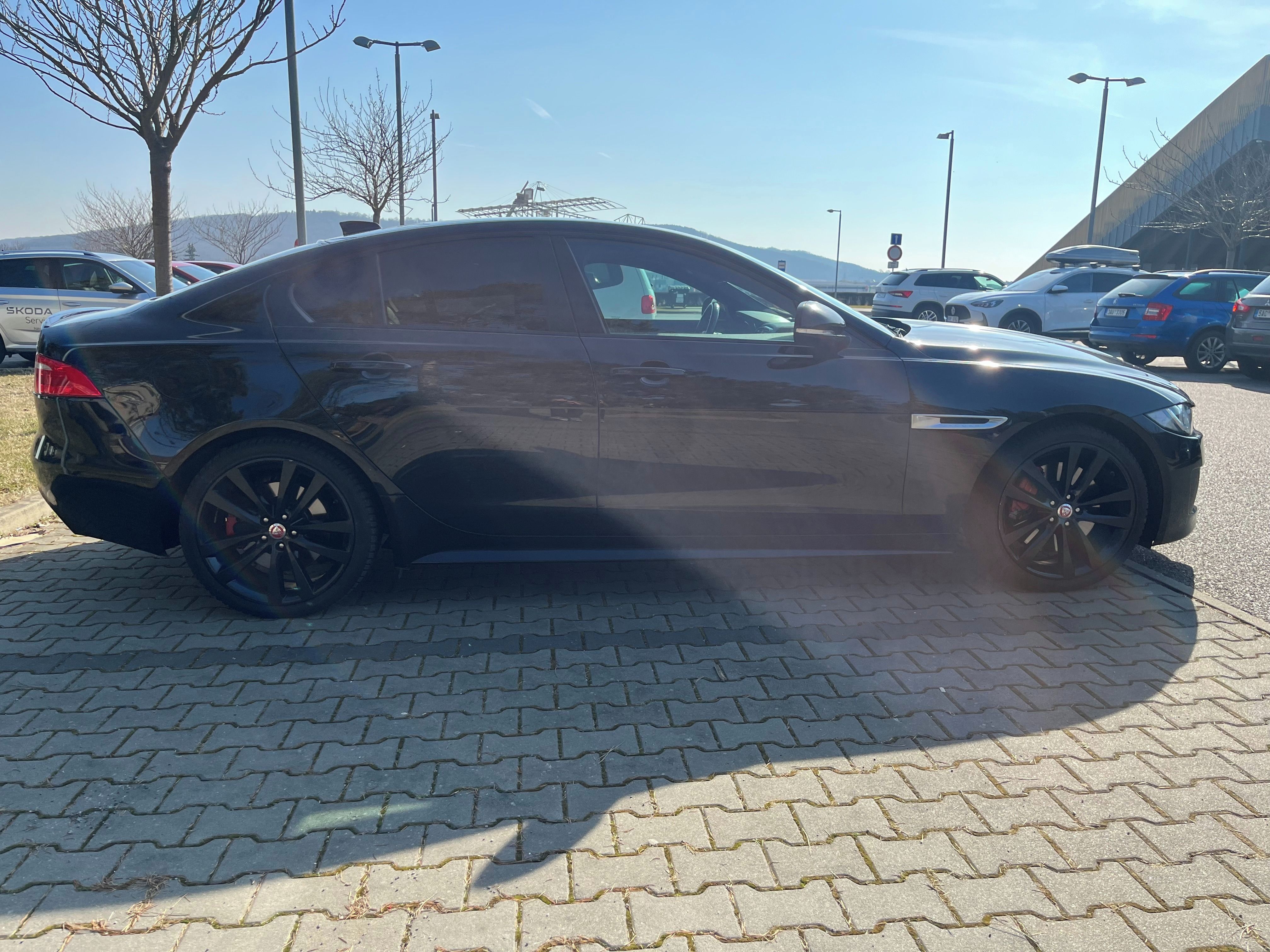 Jaguar XE, 3.0 V6 Supercharged - fotka 5