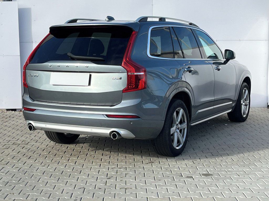Volvo XC90, Momentum D5 AWD 173kW - fotka 4