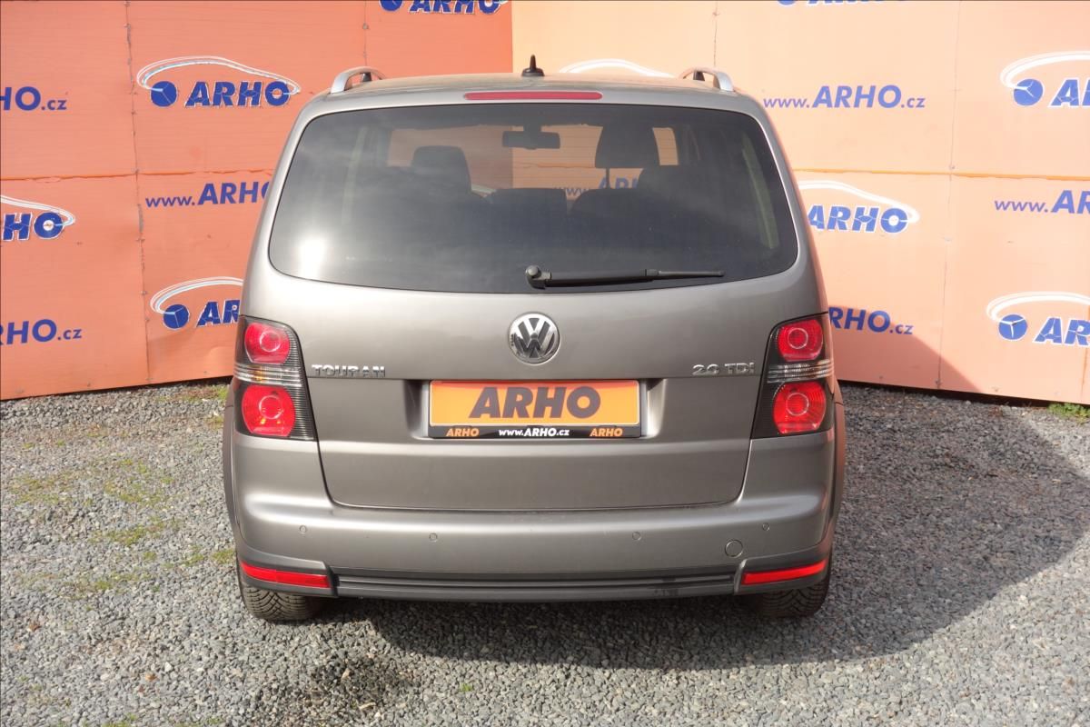 Volkswagen Touran, 2,0 TDi,SERV.KN.,CROSS,7 MÍST. - fotka 6