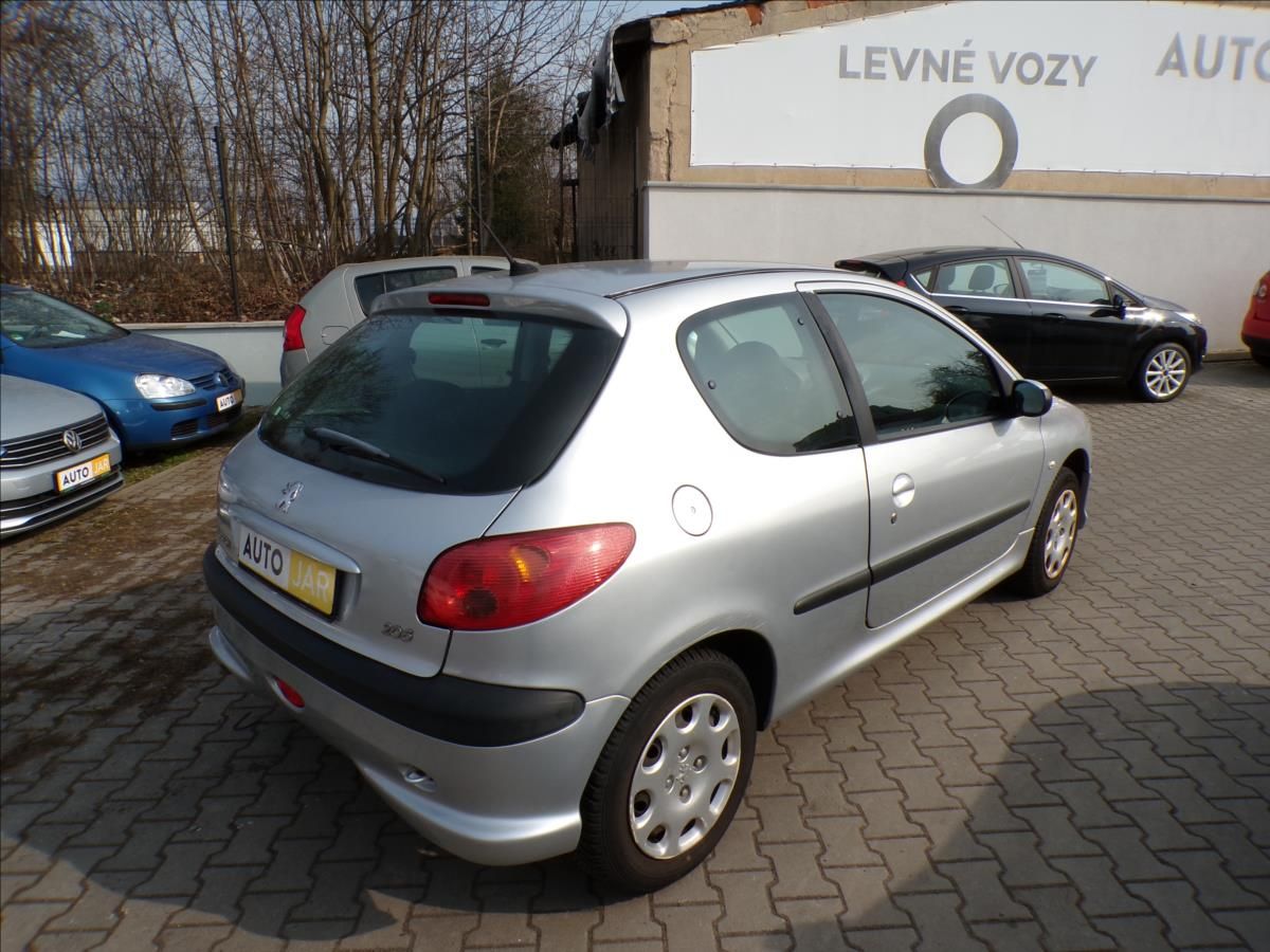 Peugeot 206, 1,4 i  1.MAJITEL - fotka 5