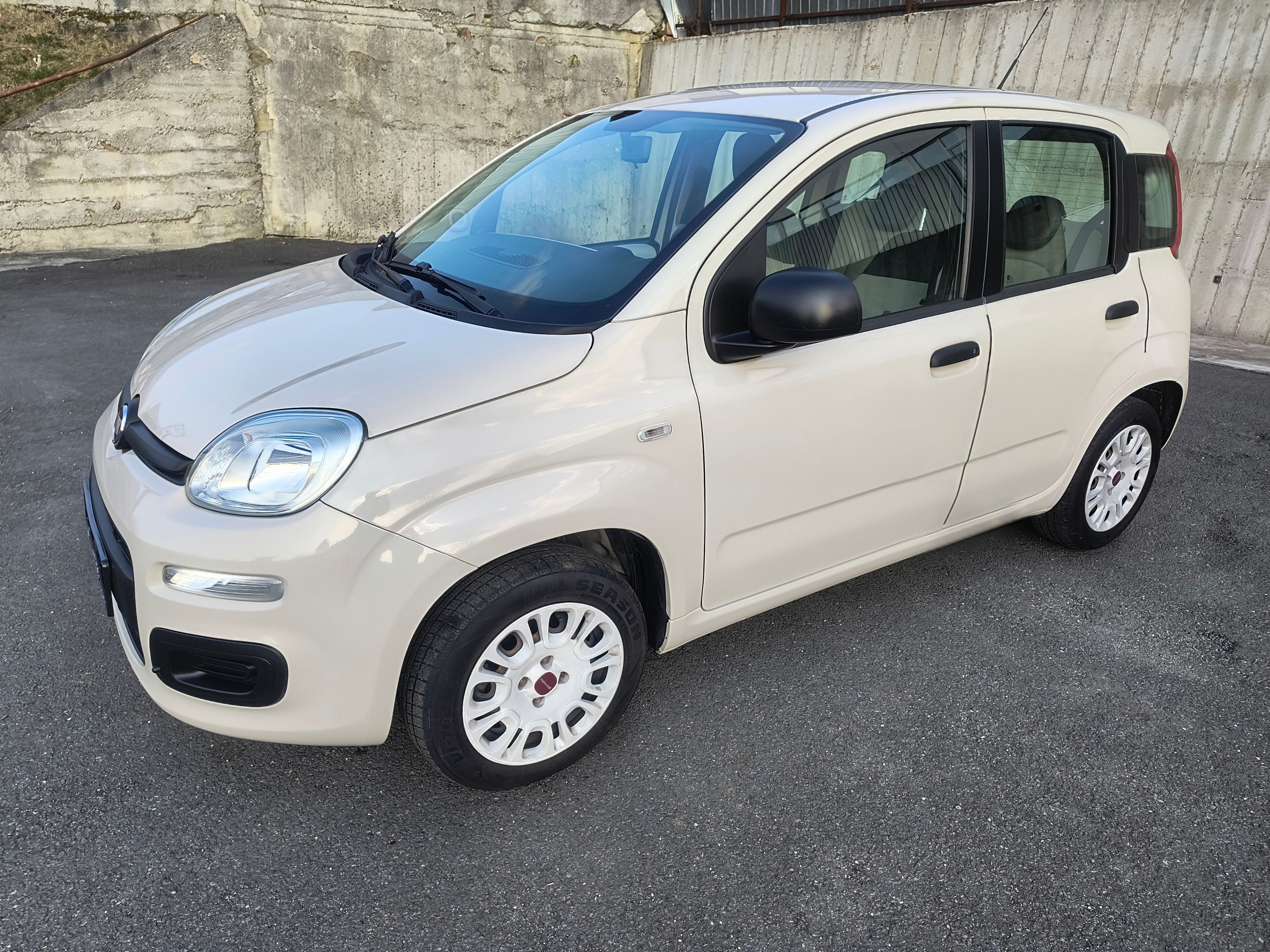 Fiat Panda, 1.2 AUTOMAT NESEHNATELNÁ VERZE - fotka 3