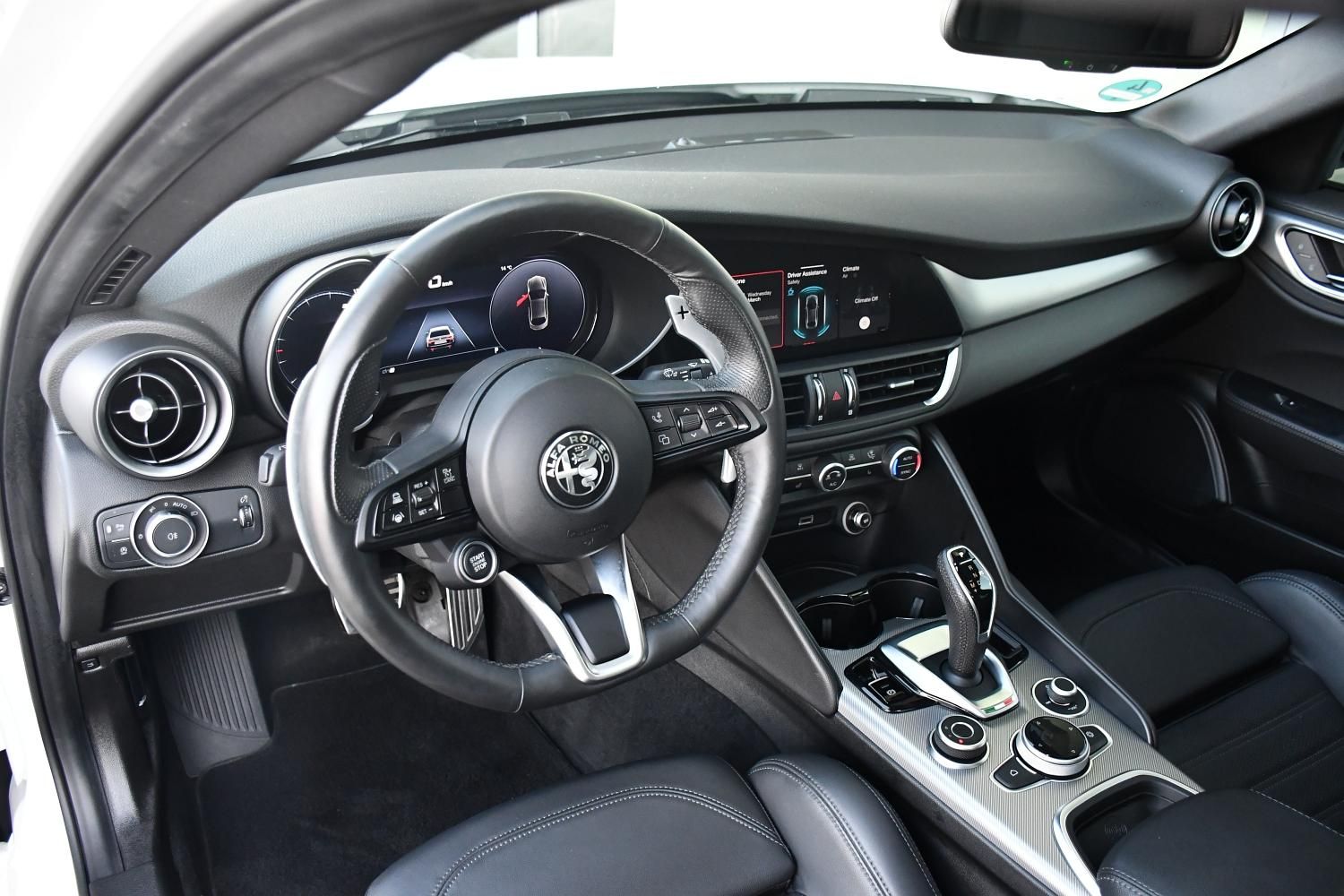 Alfa Romeo Giulia, 2,0T 16V 206kW AT8-Q4 Veloce - fotka 5