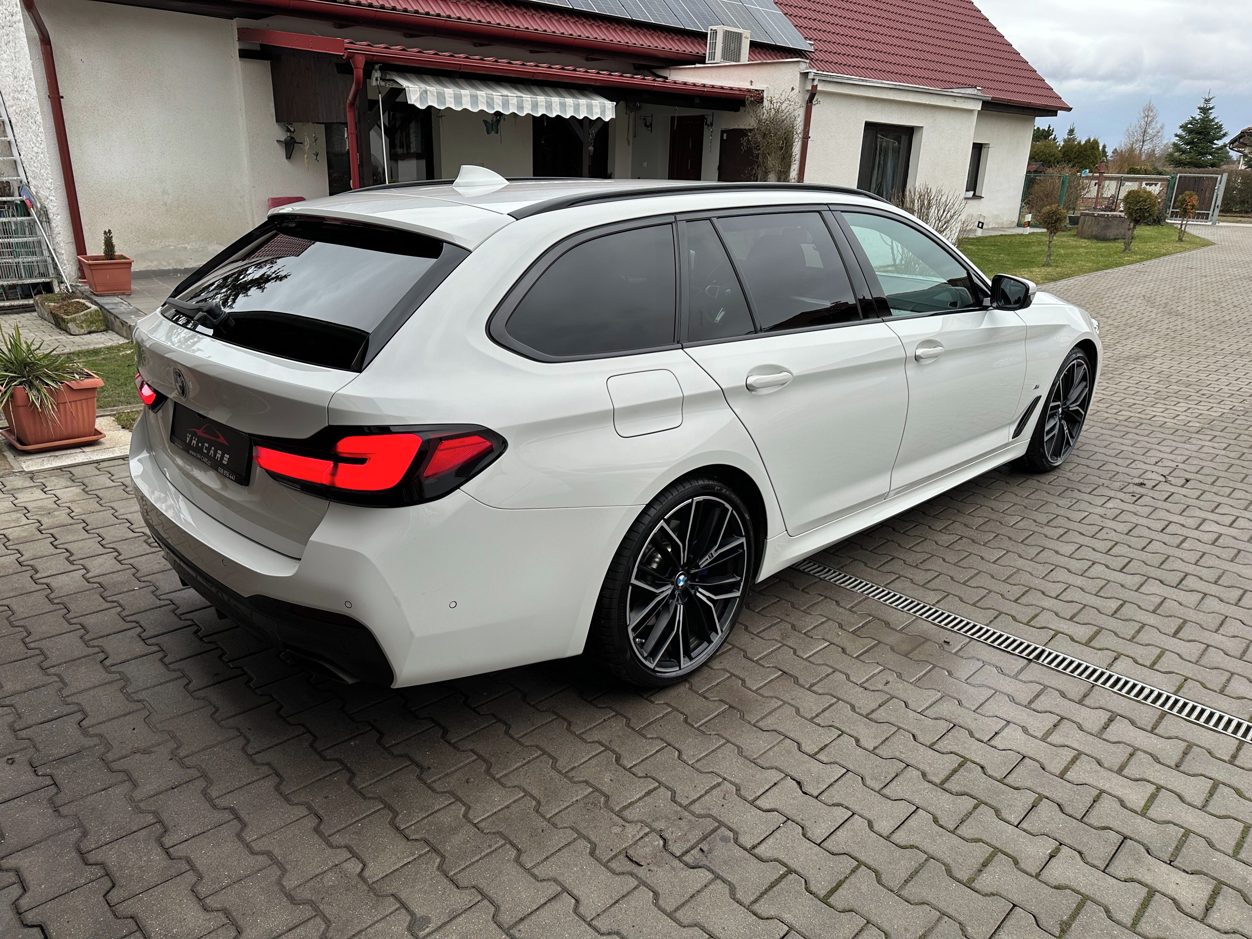 BMW Řada 5, 530d X-DRIVE M-PAKET - fotka 4