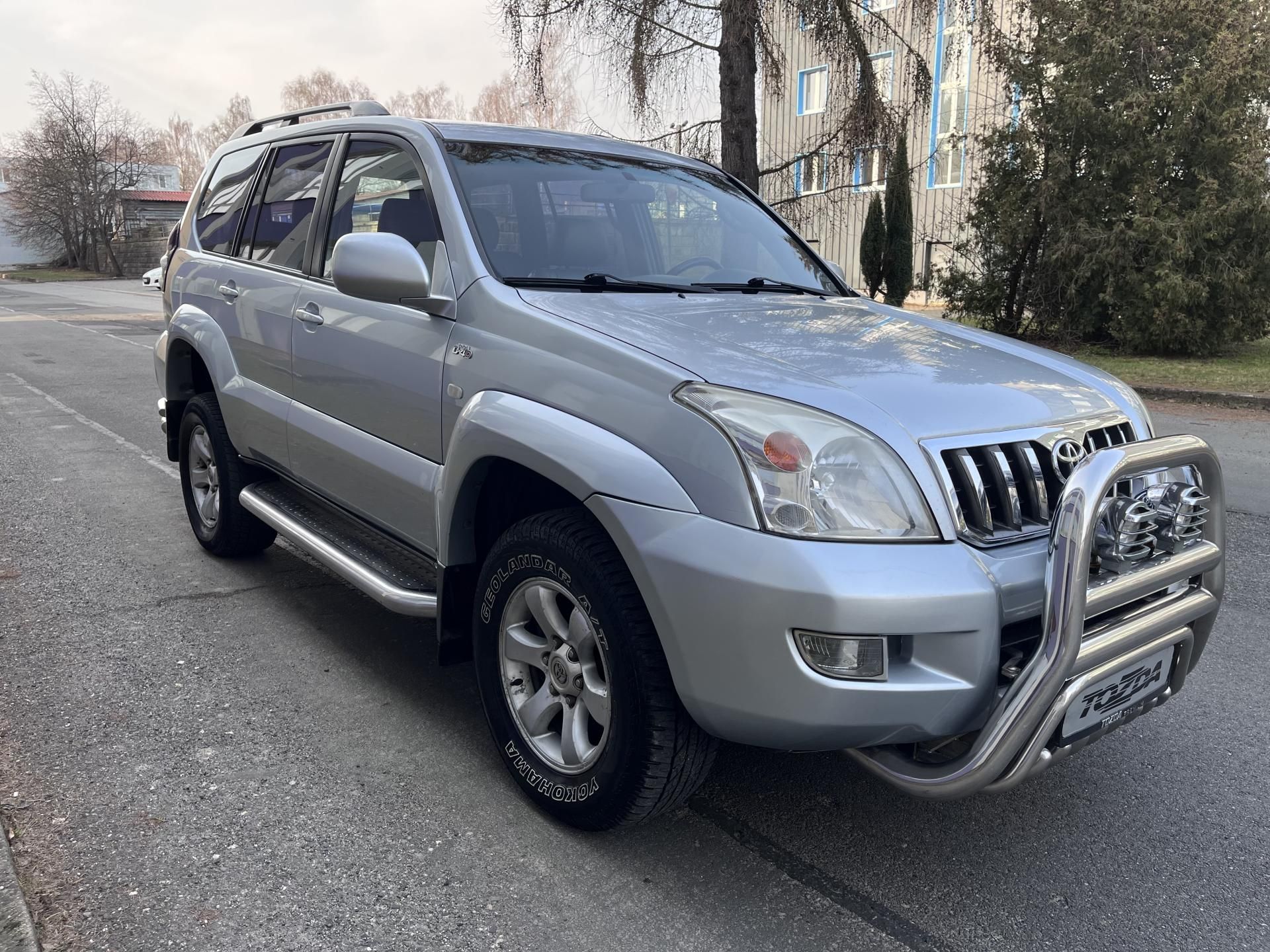Toyota Land Cruiser, 120 3,0D 4WD/automat 8-místný - fotka 6