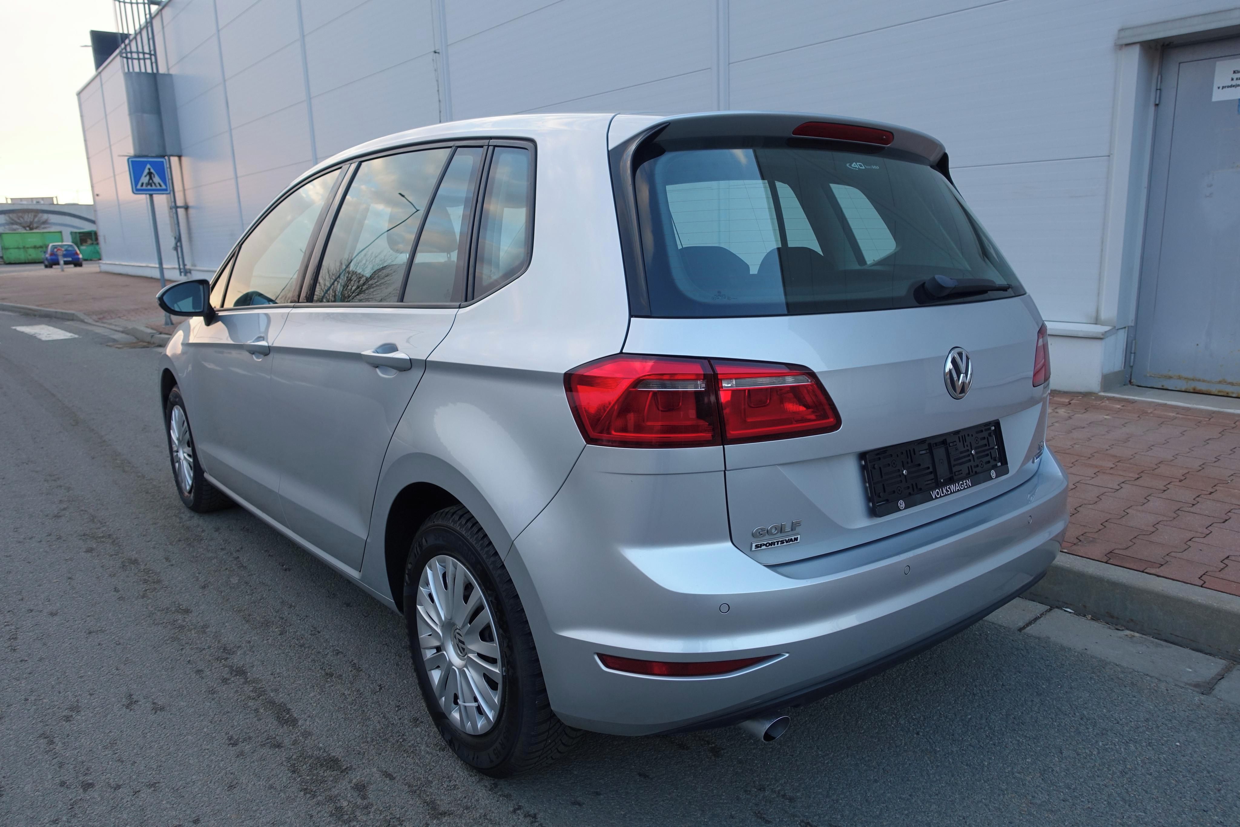 Volkswagen Golf Sportsvan, 1.2 81kw servis VW moc pěkný - fotka 2