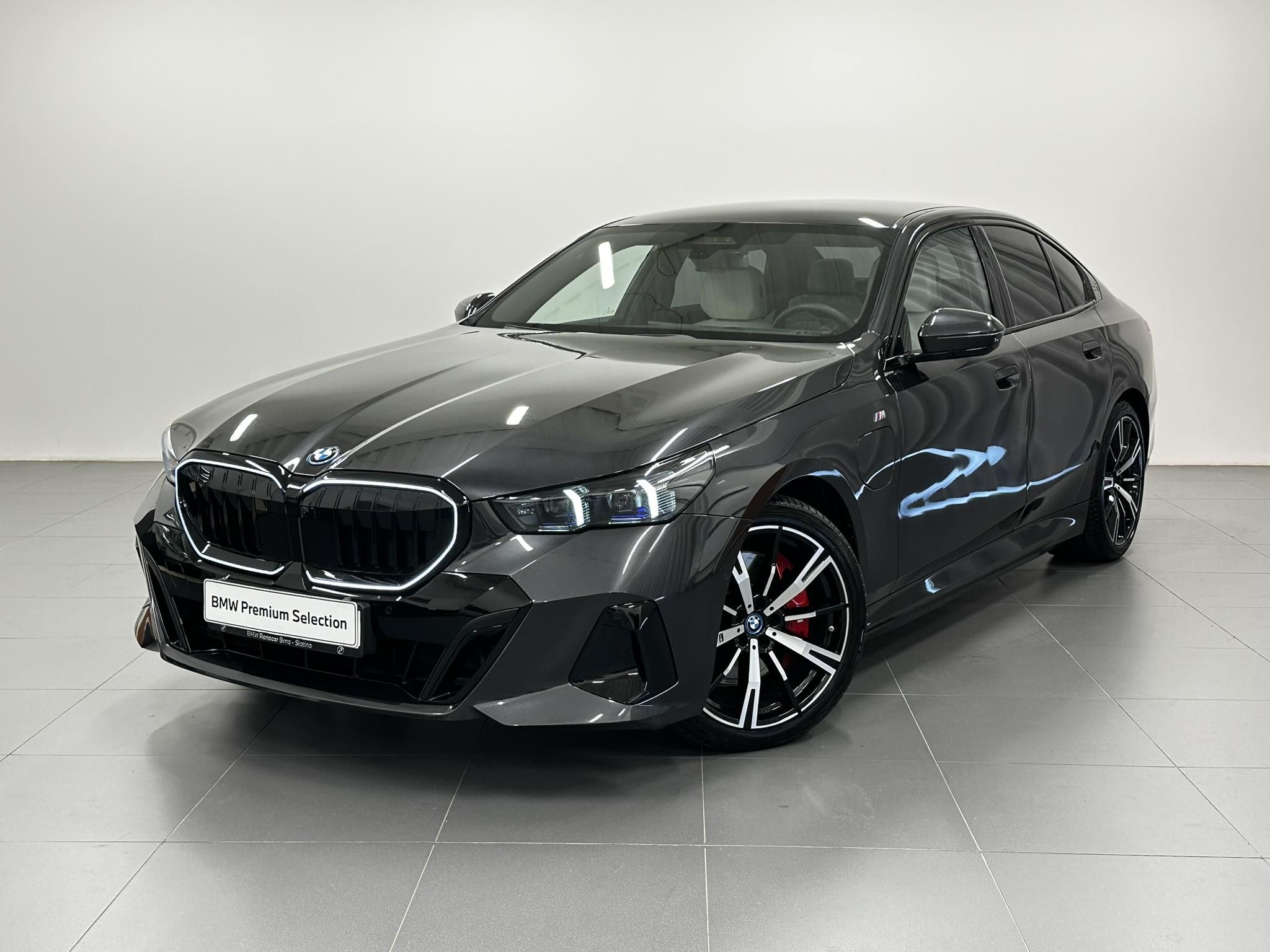 BMW Řada 5, 550e xDrive Sedan