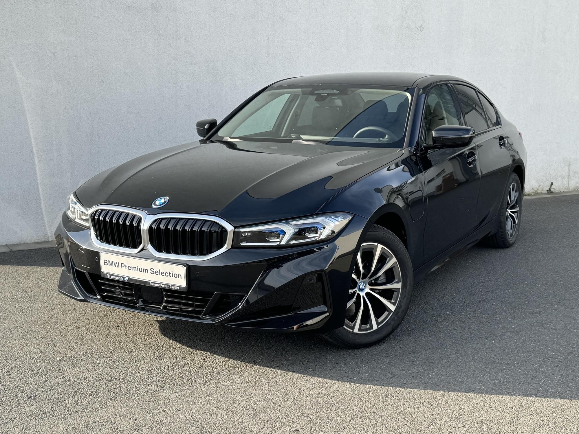 BMW Řada 3, 330e xDrive Sedan