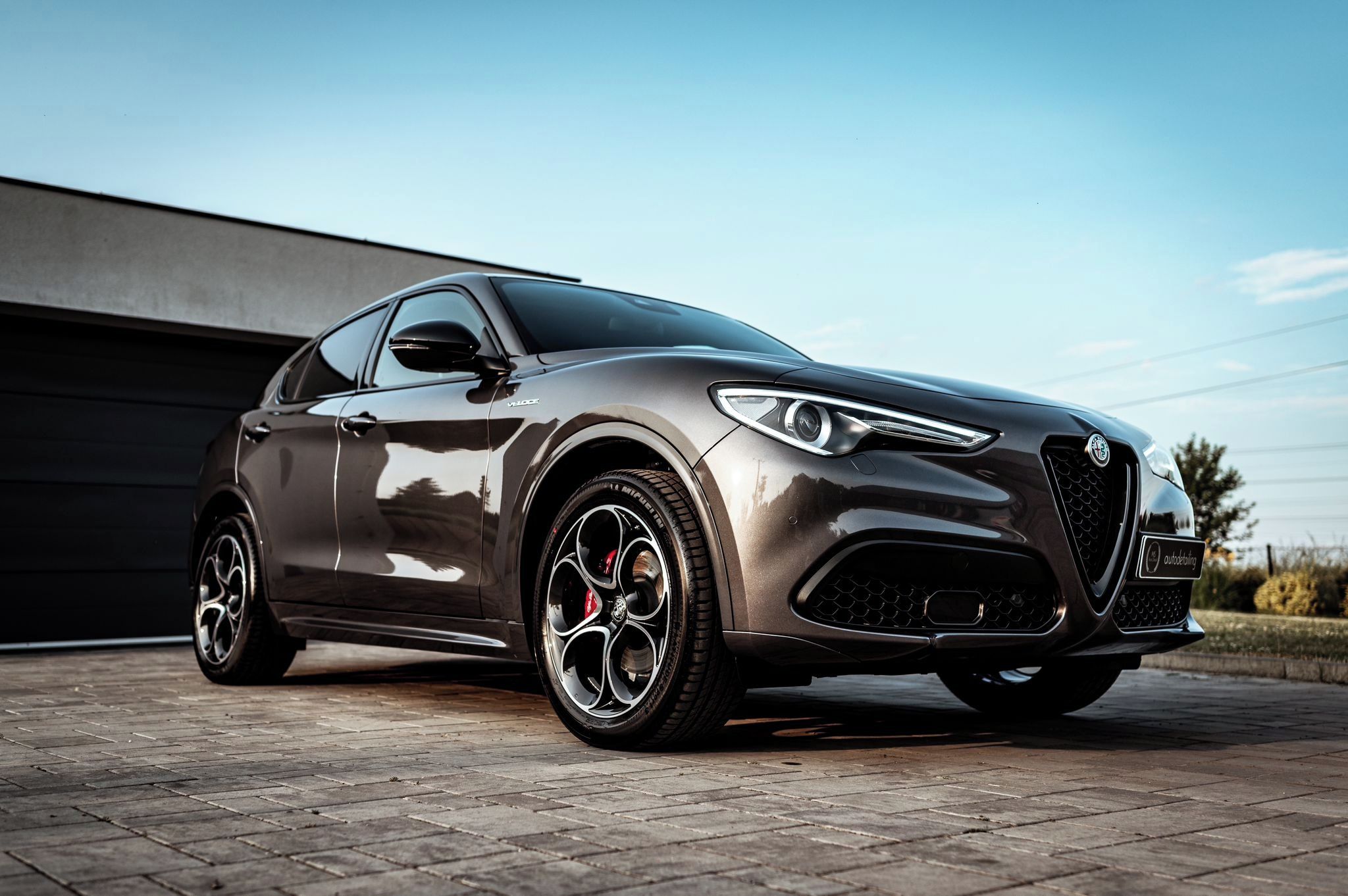 Alfa Romeo Stelvio, Veloce 280 Q4-TOP zánovní stav - fotka 2