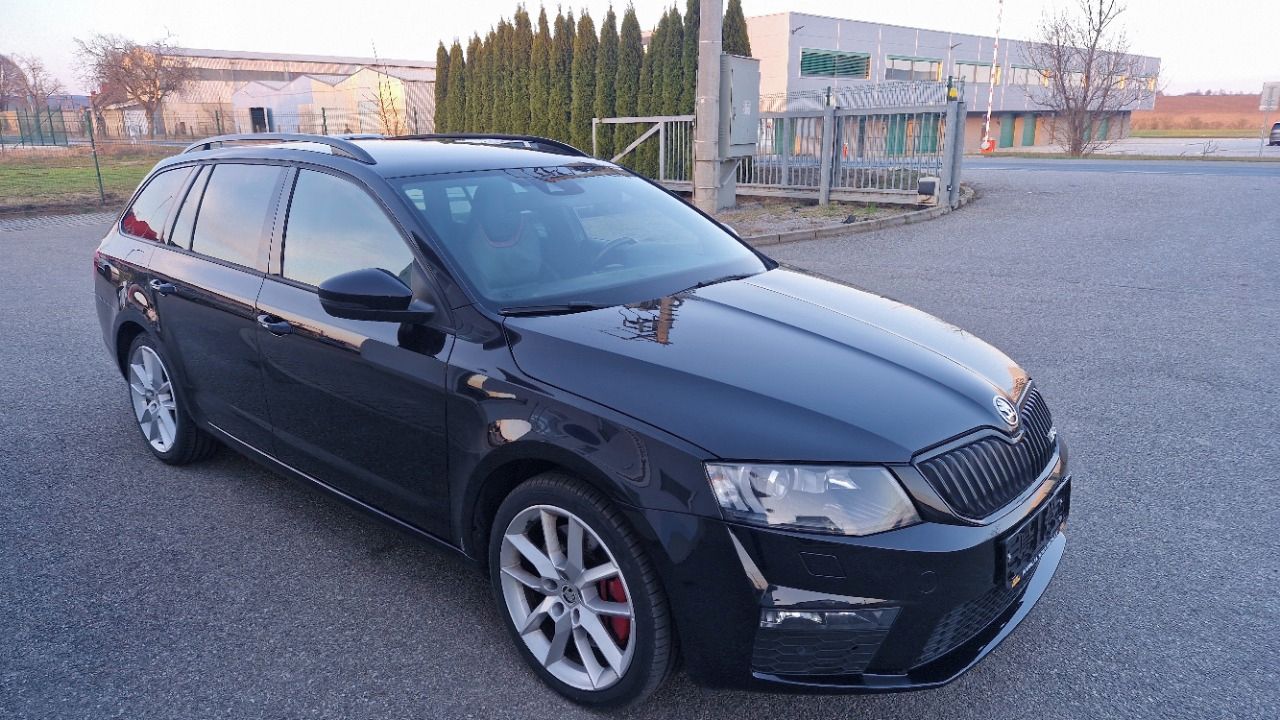 Škoda Octavia, 2,0 TDI RS Combi - fotka 2