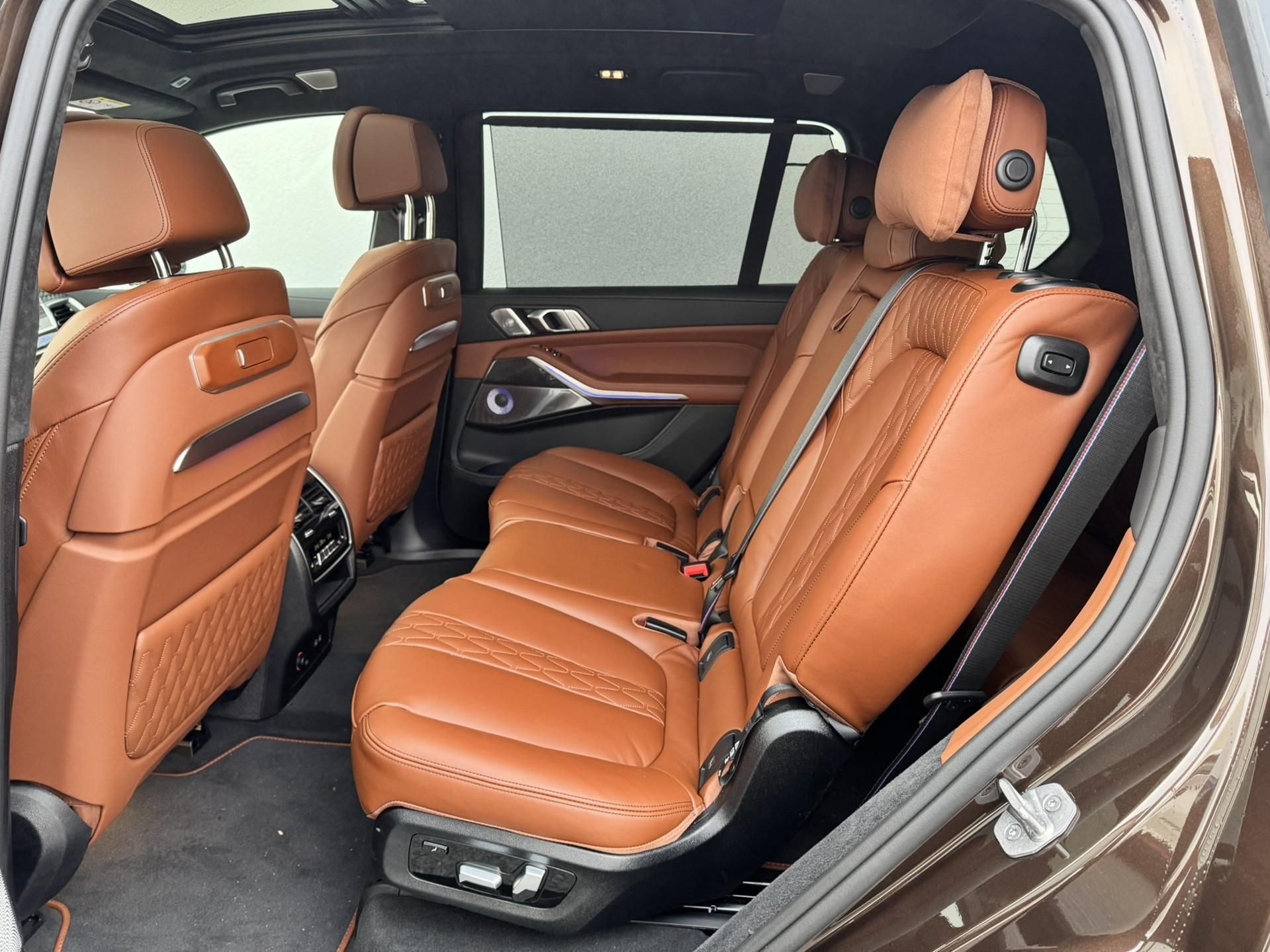 BMW X7, X7 xDrive40d - fotka 6