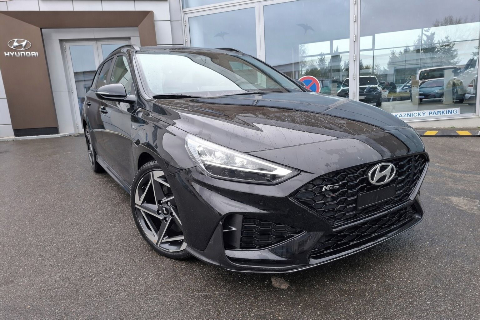 Hyundai i30, COMBI 1,6TGDI 110kW NLINE DCT - fotka 2