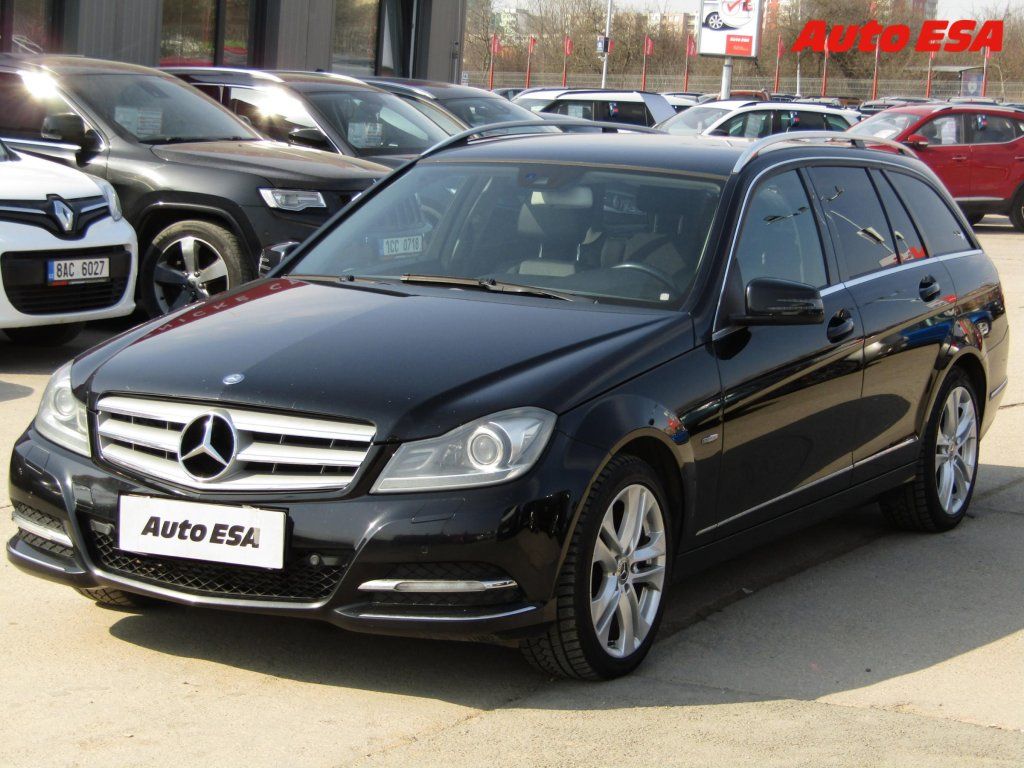 Mercedes-Benz Třídy C, 1.8K C180,AT,bixen,autoAC - fotka 3