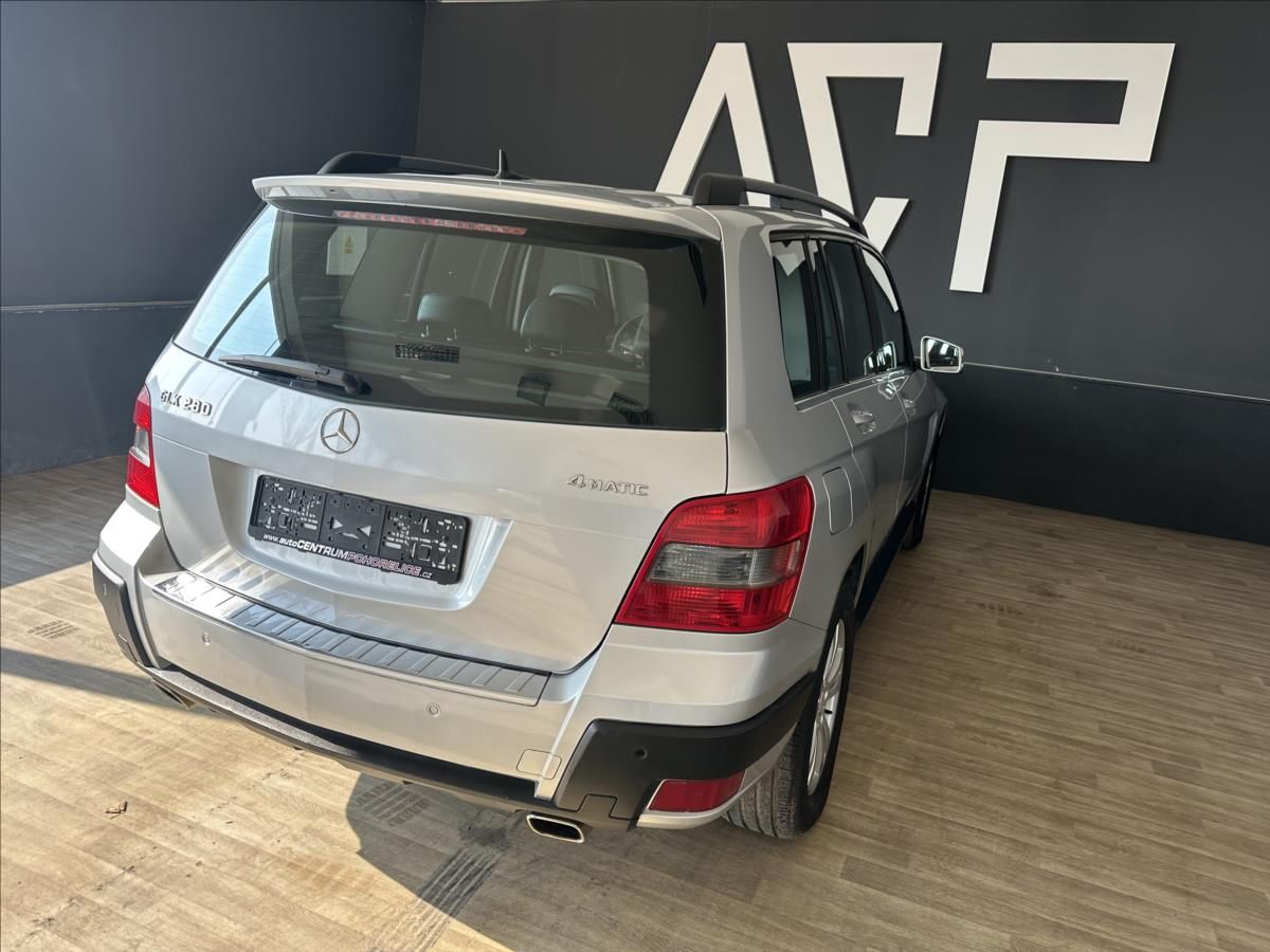 Mercedes-Benz GLK, 300i*4-Matic*AT*Výhřev*Kůže* - fotka 6