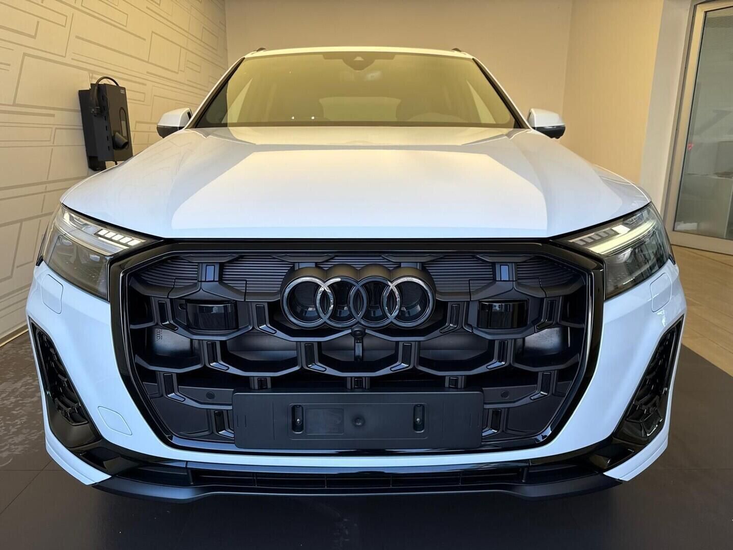 Audi Q7, SUV S line 50 TDI quattro 210 - fotka 2