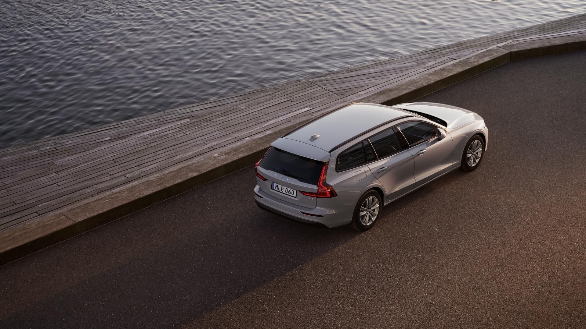 Volvo V60, B4 AUT CORE - fotka 5