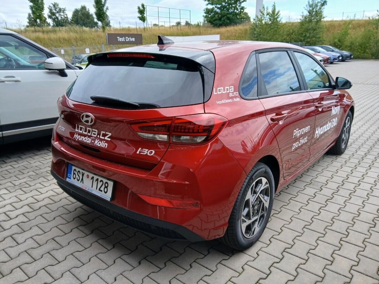 Hyundai i30, HB PD PE GO Czech! 1,5i 71 kW - fotka 4