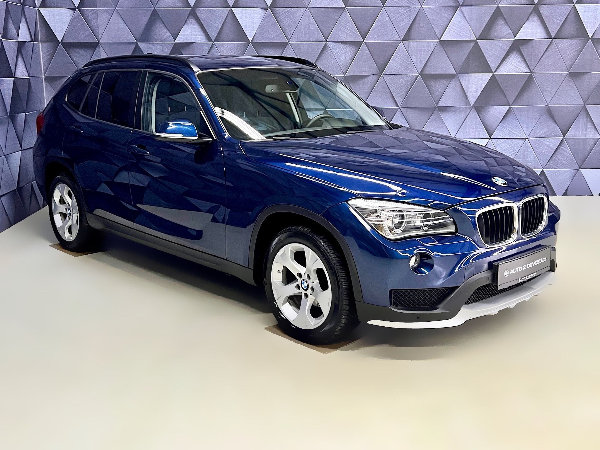 BMW X1, 2.0d xDrive ADVANTAGE, BI-XENO - fotka 4