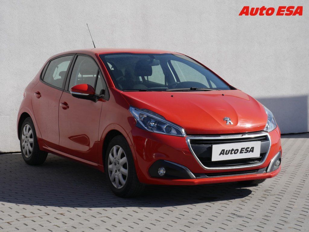 Peugeot 208, 1.2PT,ČR,AC,výhřev sed