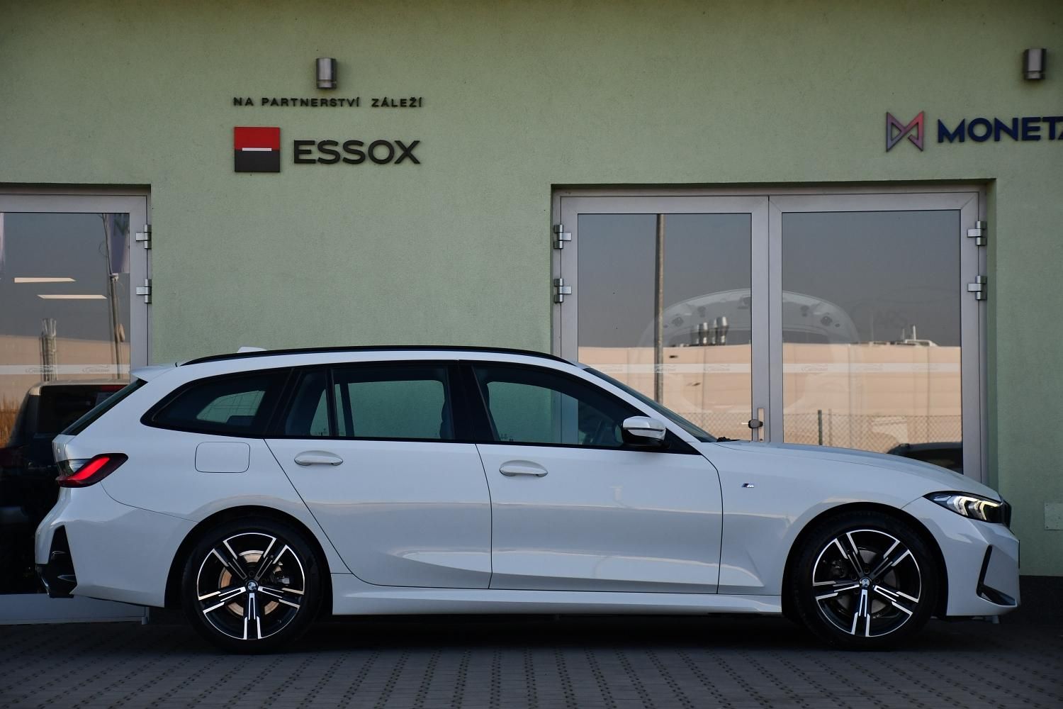 BMW Řada 3, 320d xDrive M-SPORT ČR 1.M - fotka 6