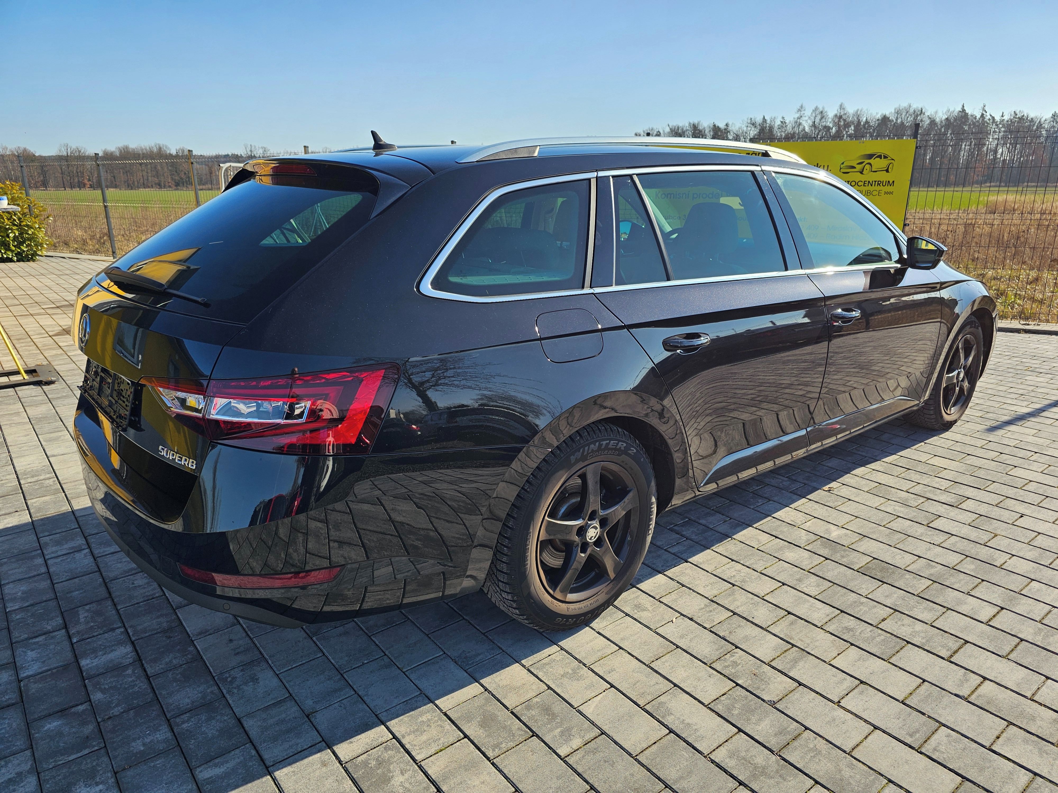 Škoda Superb, 2.0 TDI 140kw,DSG,Servis, výba - fotka 4