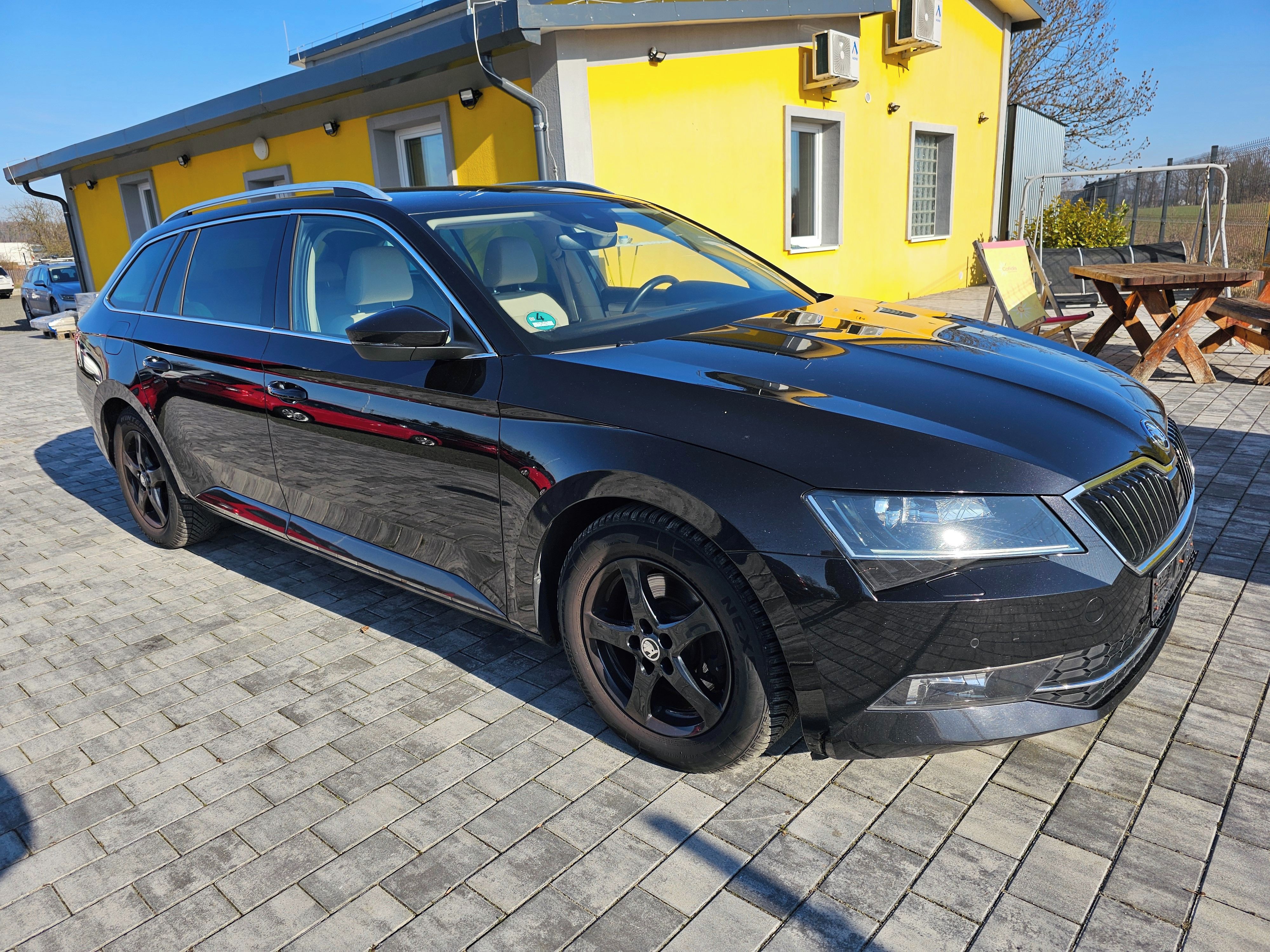 Škoda Superb, 2.0 TDI 140kw,DSG,Servis, výba - fotka 2