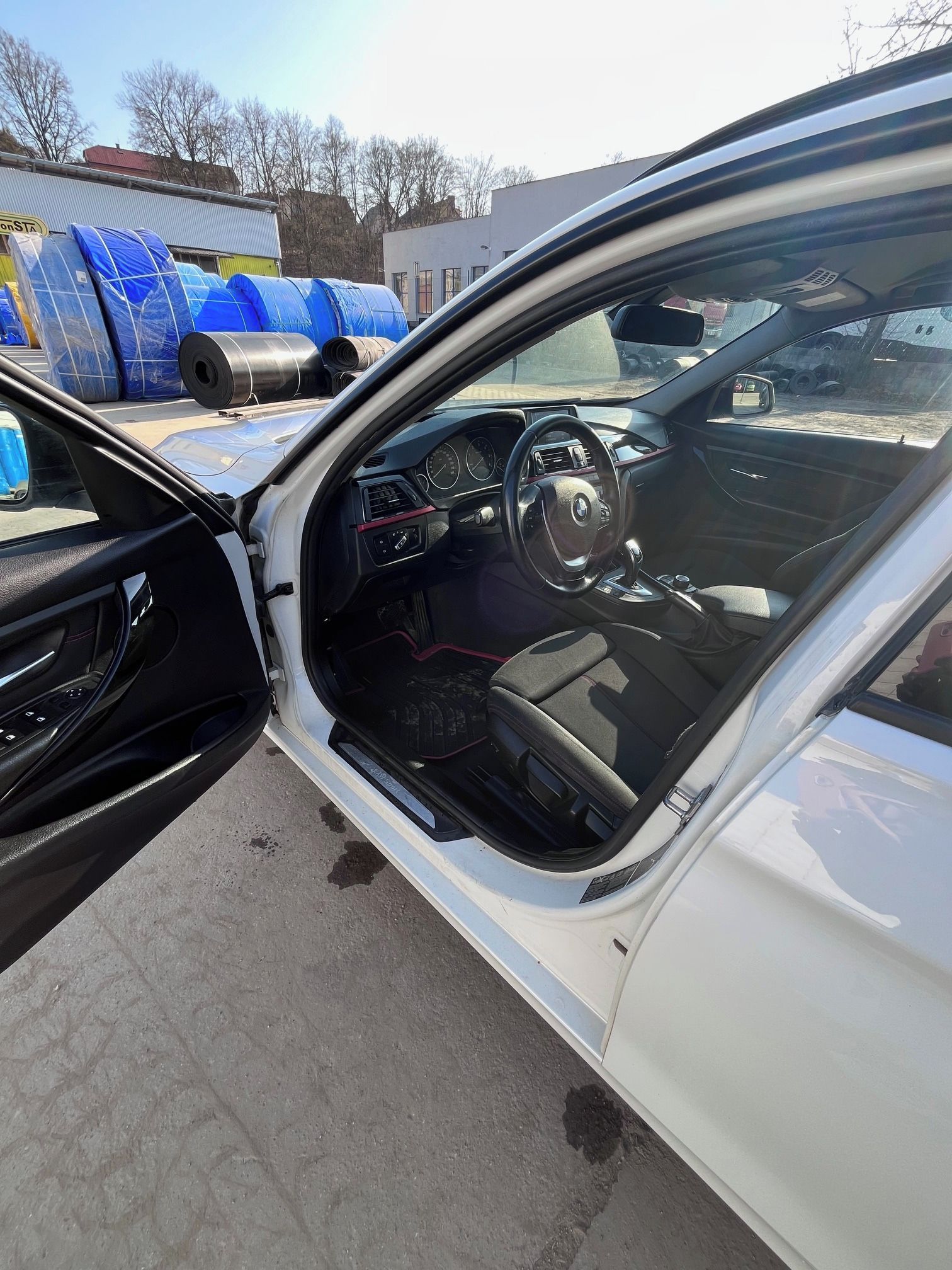 BMW Řada 3, BMW 320d xDrive - fotka 6