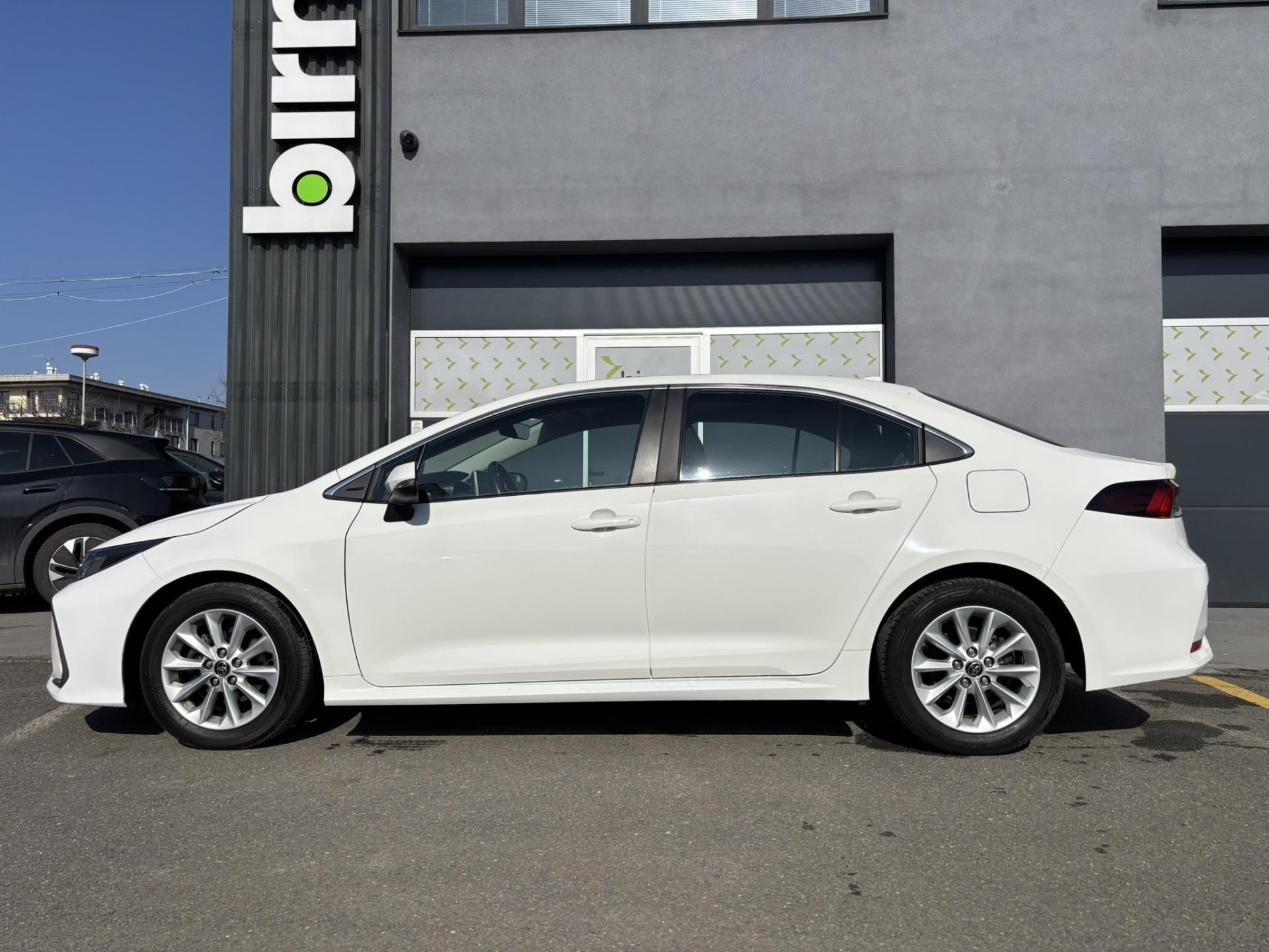 Toyota Corolla, Sedan Comfort 1.5 (92 kW) AUT - fotka 6