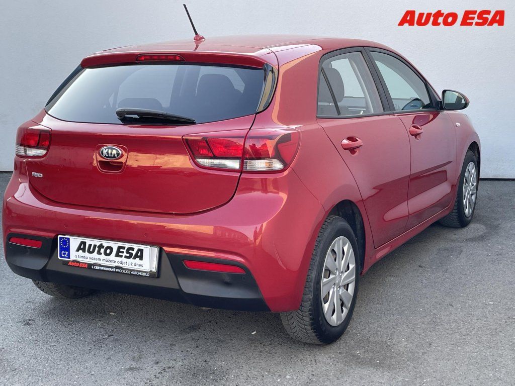 Kia Rio, 1.2i,ČR,AC,tempo - fotka 4