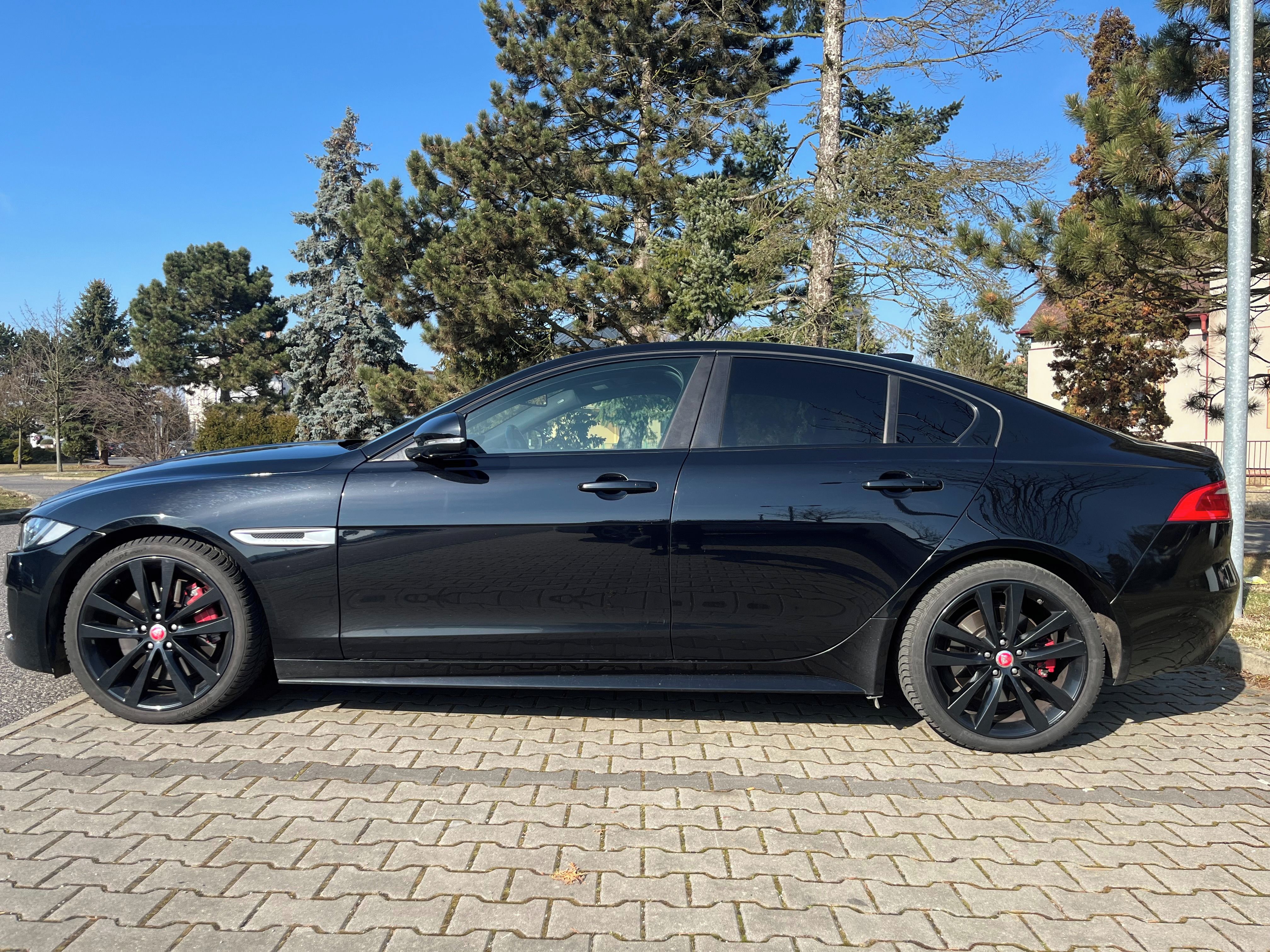 Jaguar XE, 3.0 V6 Supercharged - fotka 2