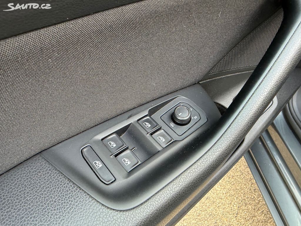 Volkswagen Passat, 2.0 tdi, 140kw - fotka 6
