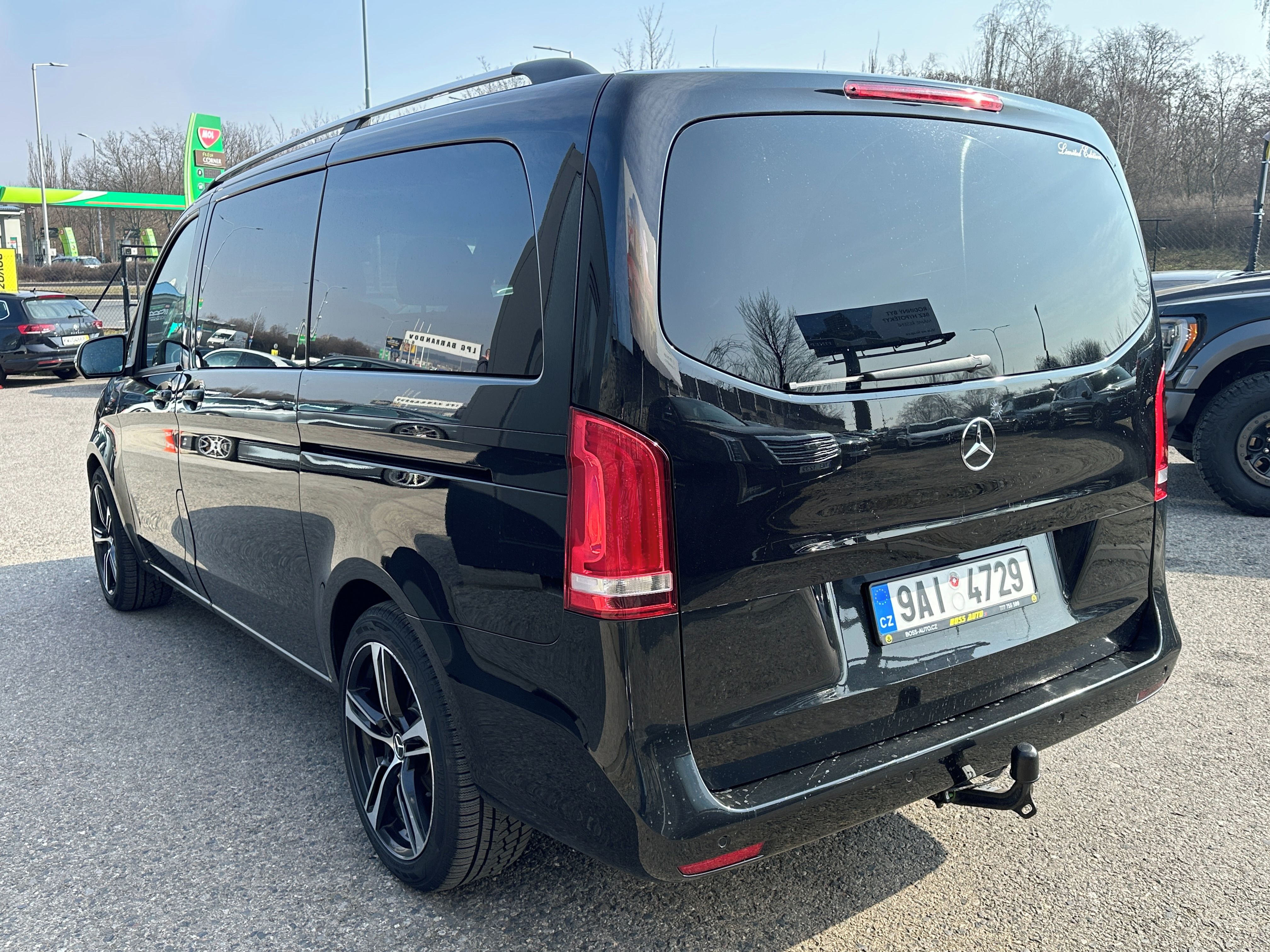 Mercedes-Benz Třídy V, Mercedes-Benz V 220 2016 - fotka 4
