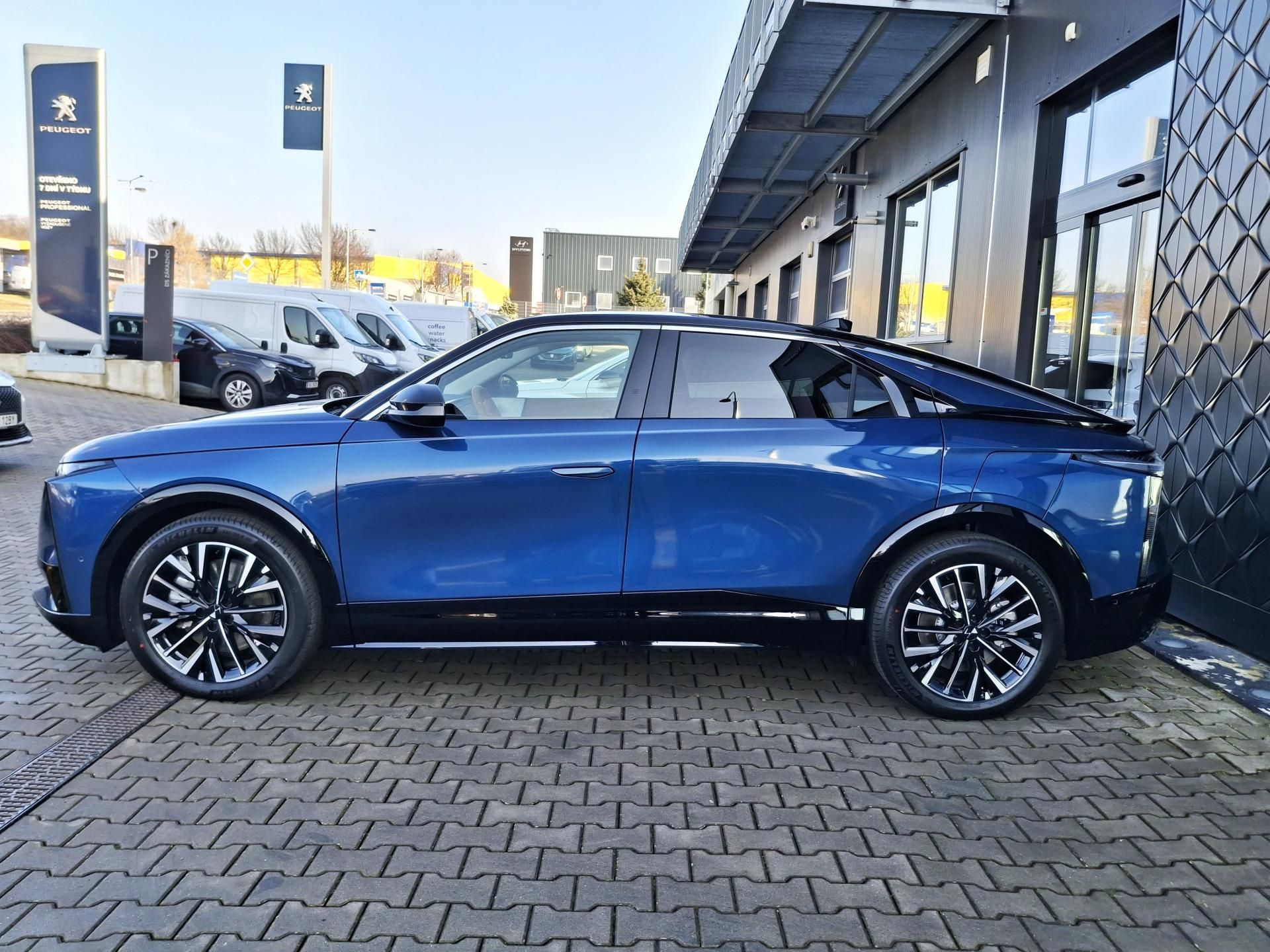 DS, DS N°8 ETOILE 350 k AWD LONG R - fotka 2
