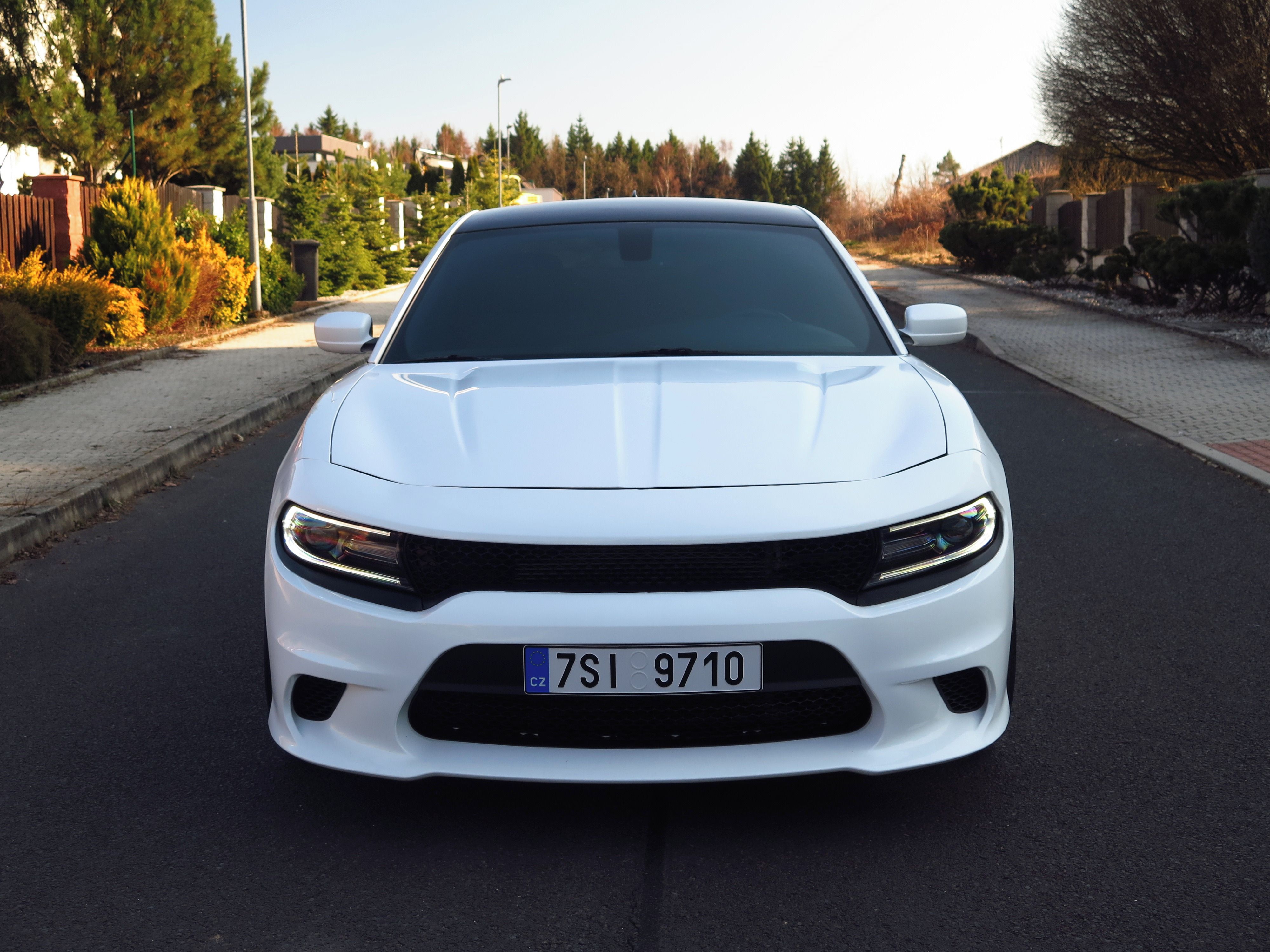 Dodge Charger, SRT vzhled - 5.7 HEMI V8 - DPH - fotka 2