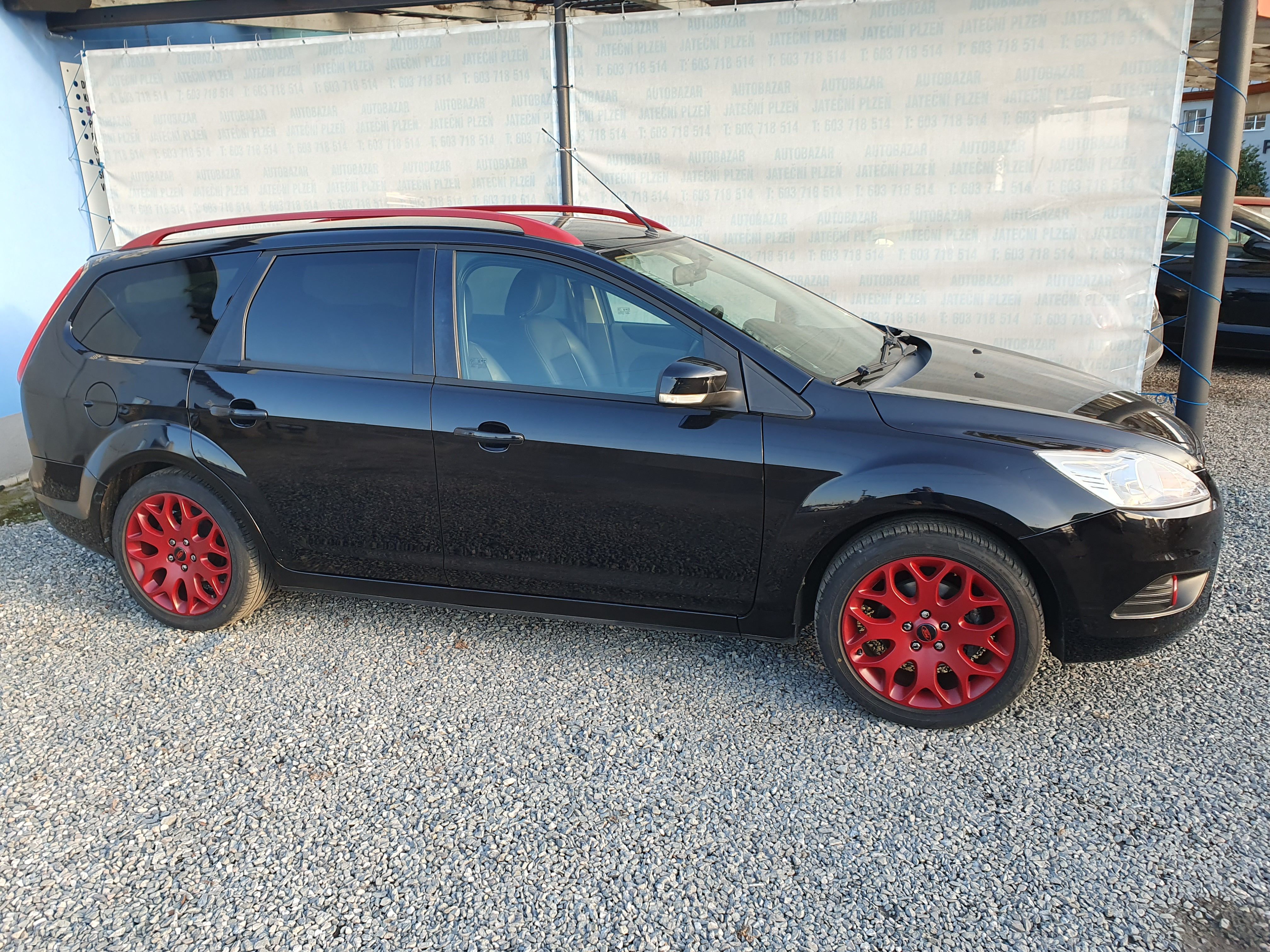 Ford Focus, 1.8 í 92 kw - fotka 2