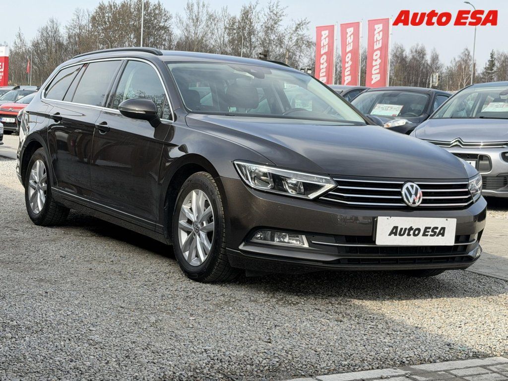 Volkswagen Passat, 2.0TDi,DSG,navi,TZ