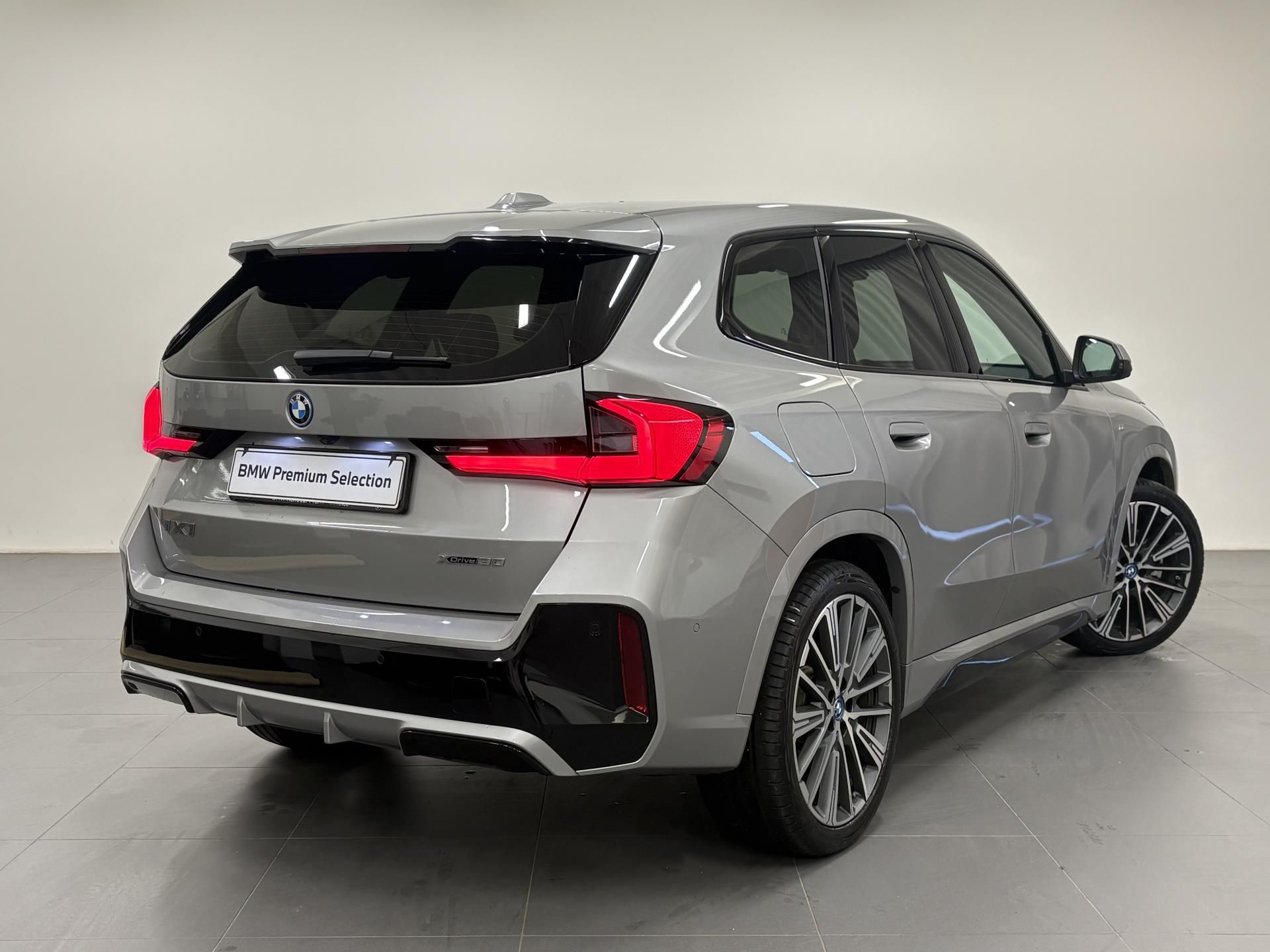 BMW iX1, iX1 xDrive 30 - fotka 3