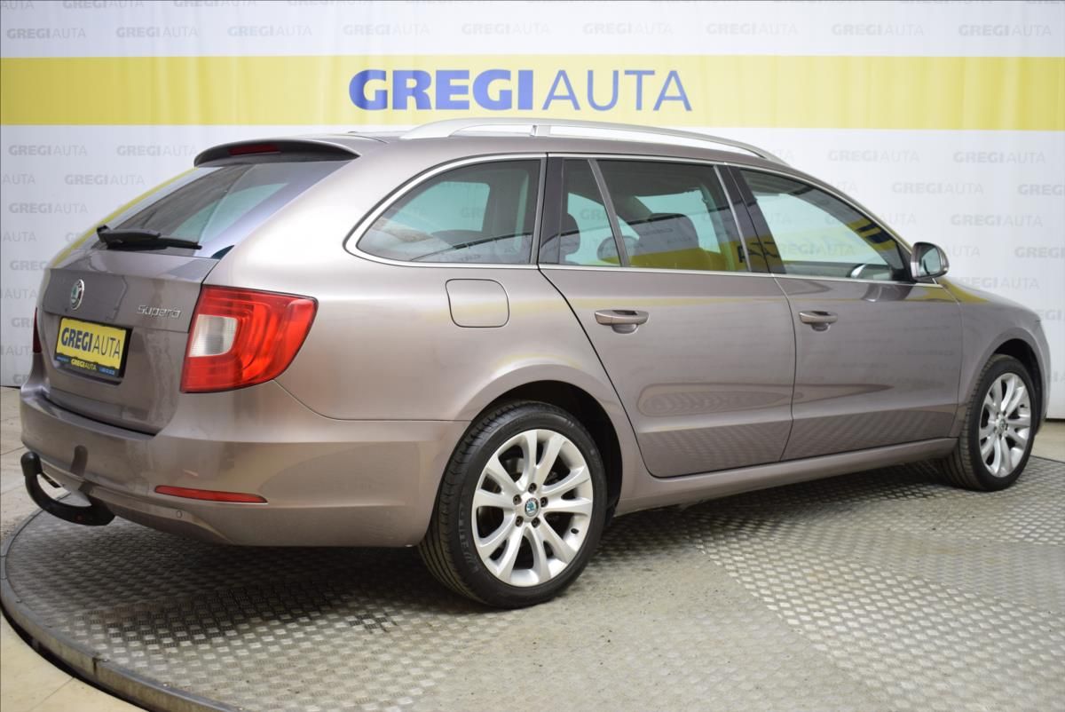 Škoda Superb, 1,8 TSi PR.SERVIS,SUPER STAV - fotka 5