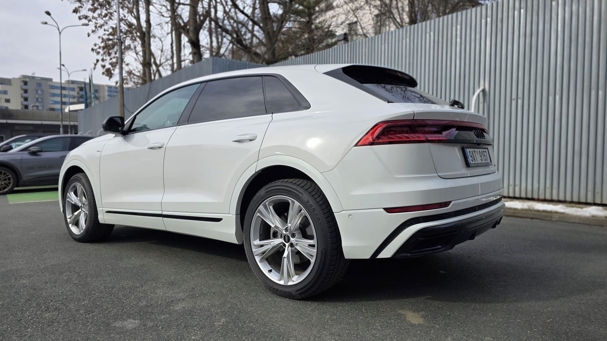 Audi Q8, 55 TFSI quattro S line - fotka 4