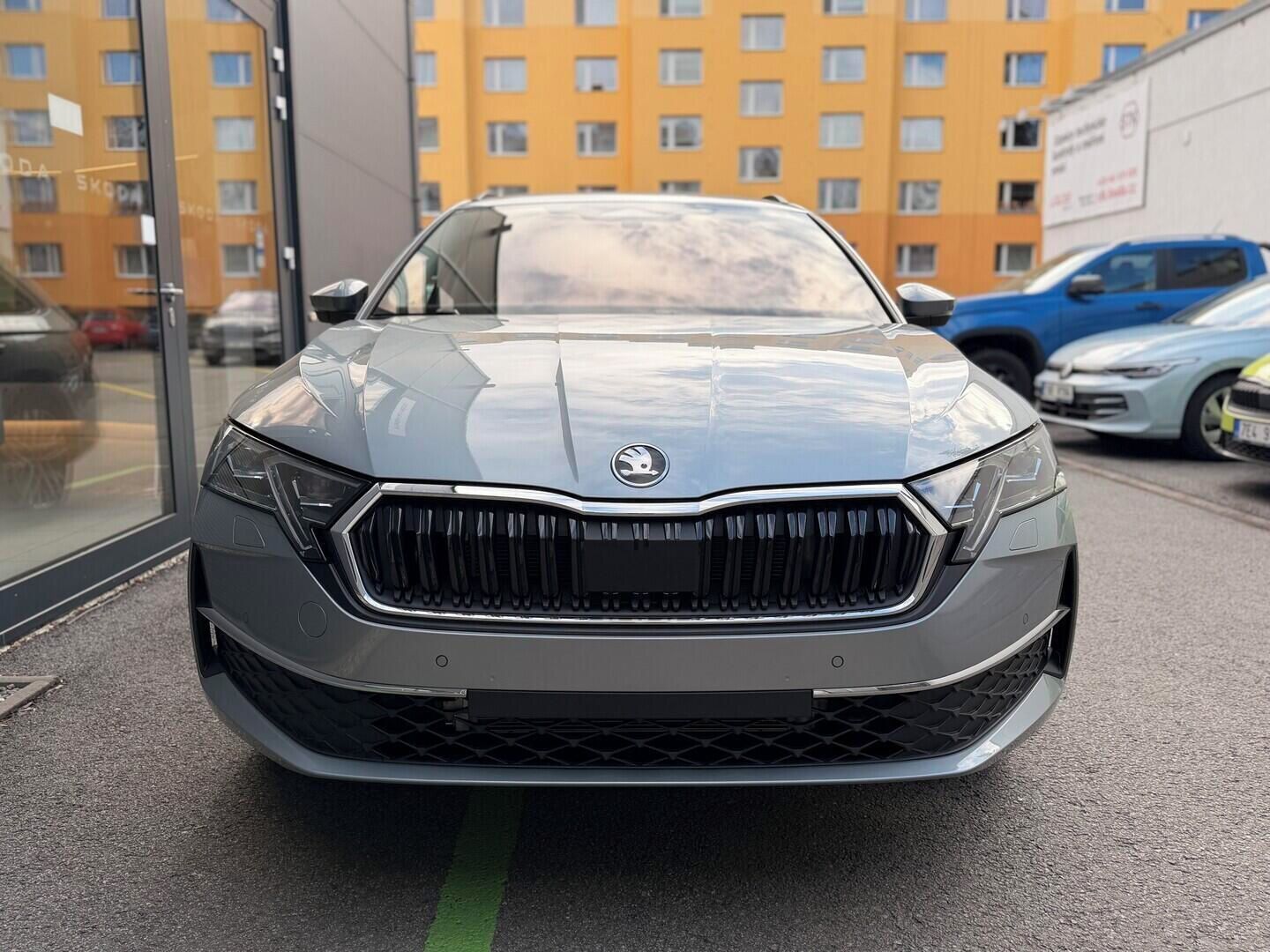 Škoda Octavia, Combi Dynamic 1.5 TSI m-HEV 11 - fotka 4