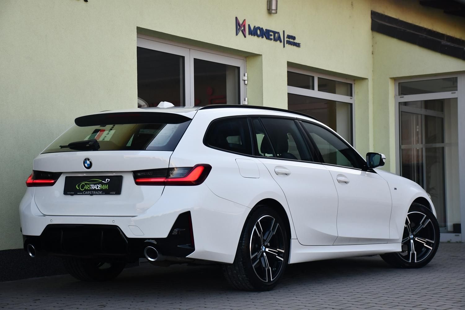 BMW Řada 3, 320d xDrive M-SPORT ČR 1.M - fotka 5