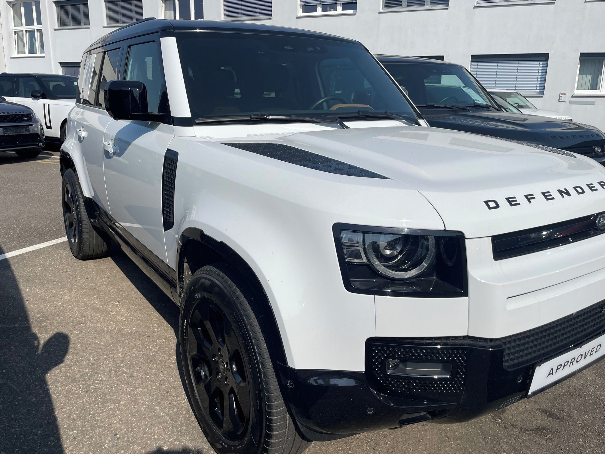 Land Rover Defender, 110 D300 HSE  model 24 - fotka 2