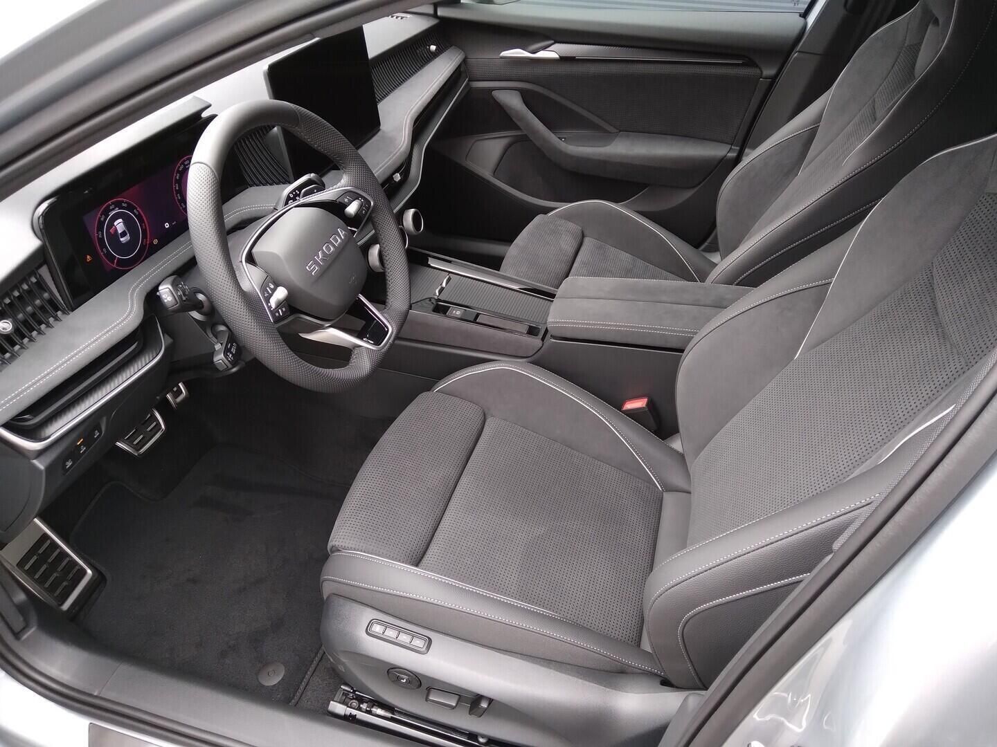 Škoda Superb, Sportline 2,0 TSI 195 kW - fotka 6