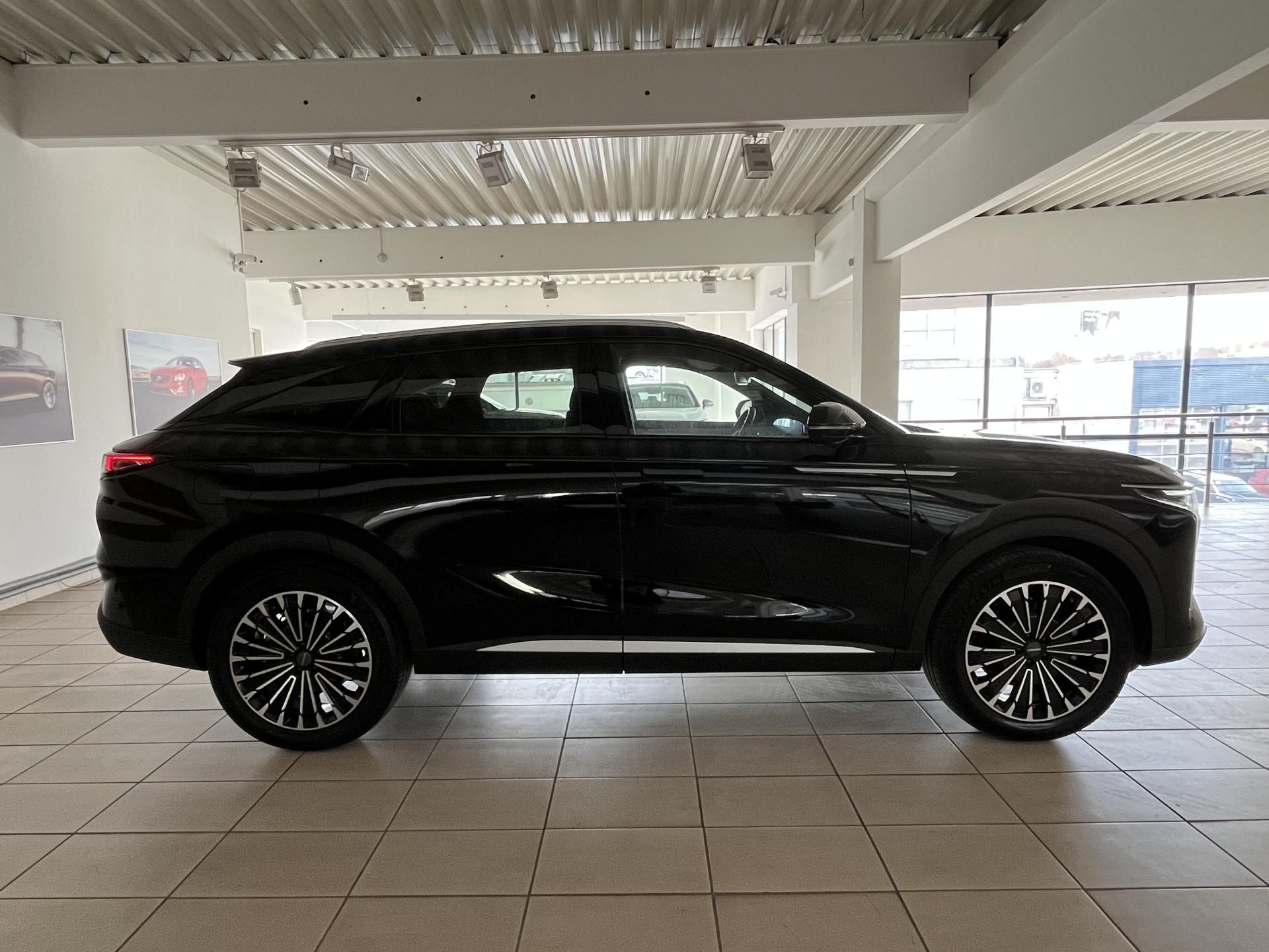 Omoda 9, PHEV - fotka 4