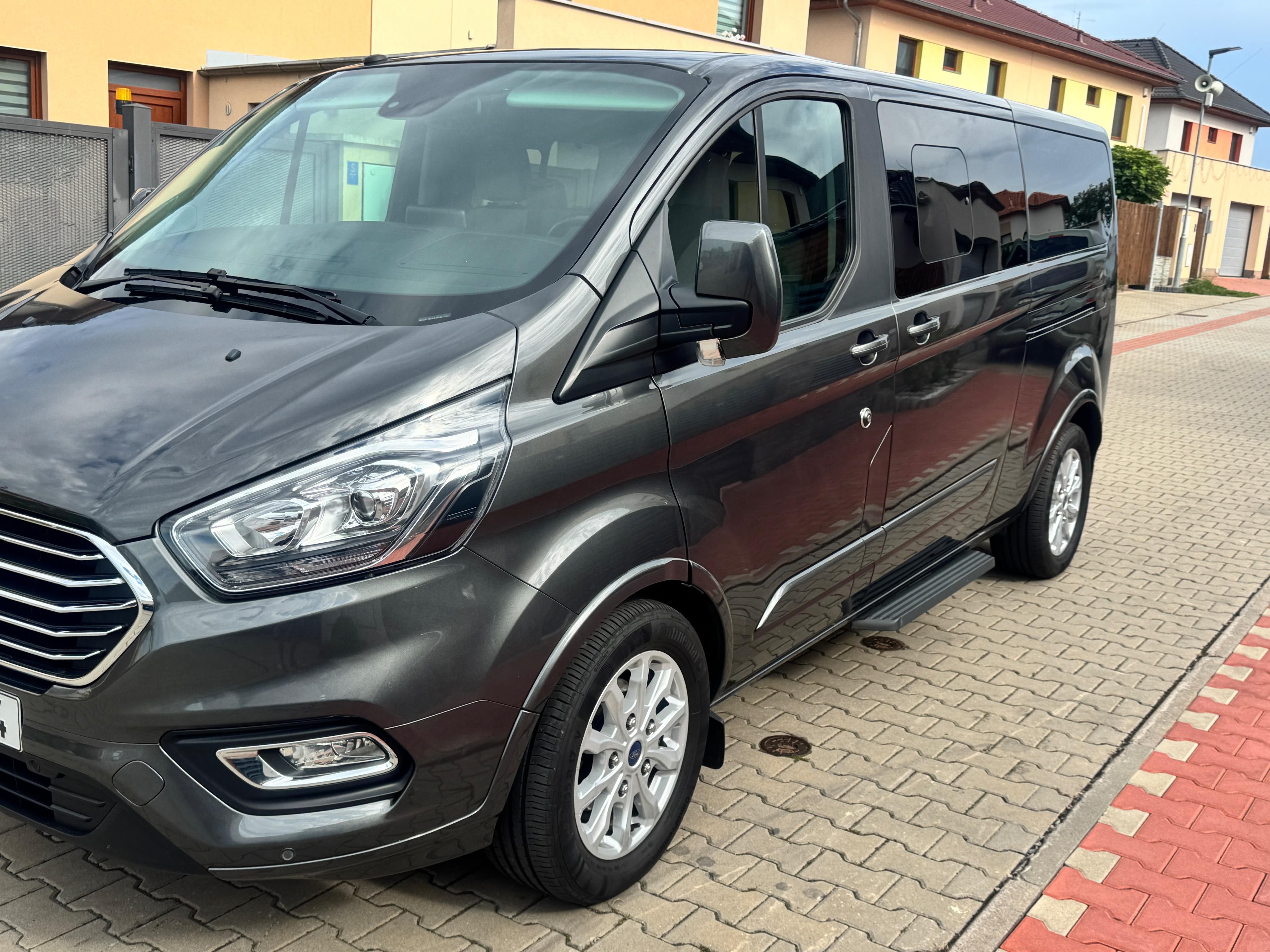 Ford Tourneo Custom, Ford Tourneo Custom 2.0D 125kw - fotka 2