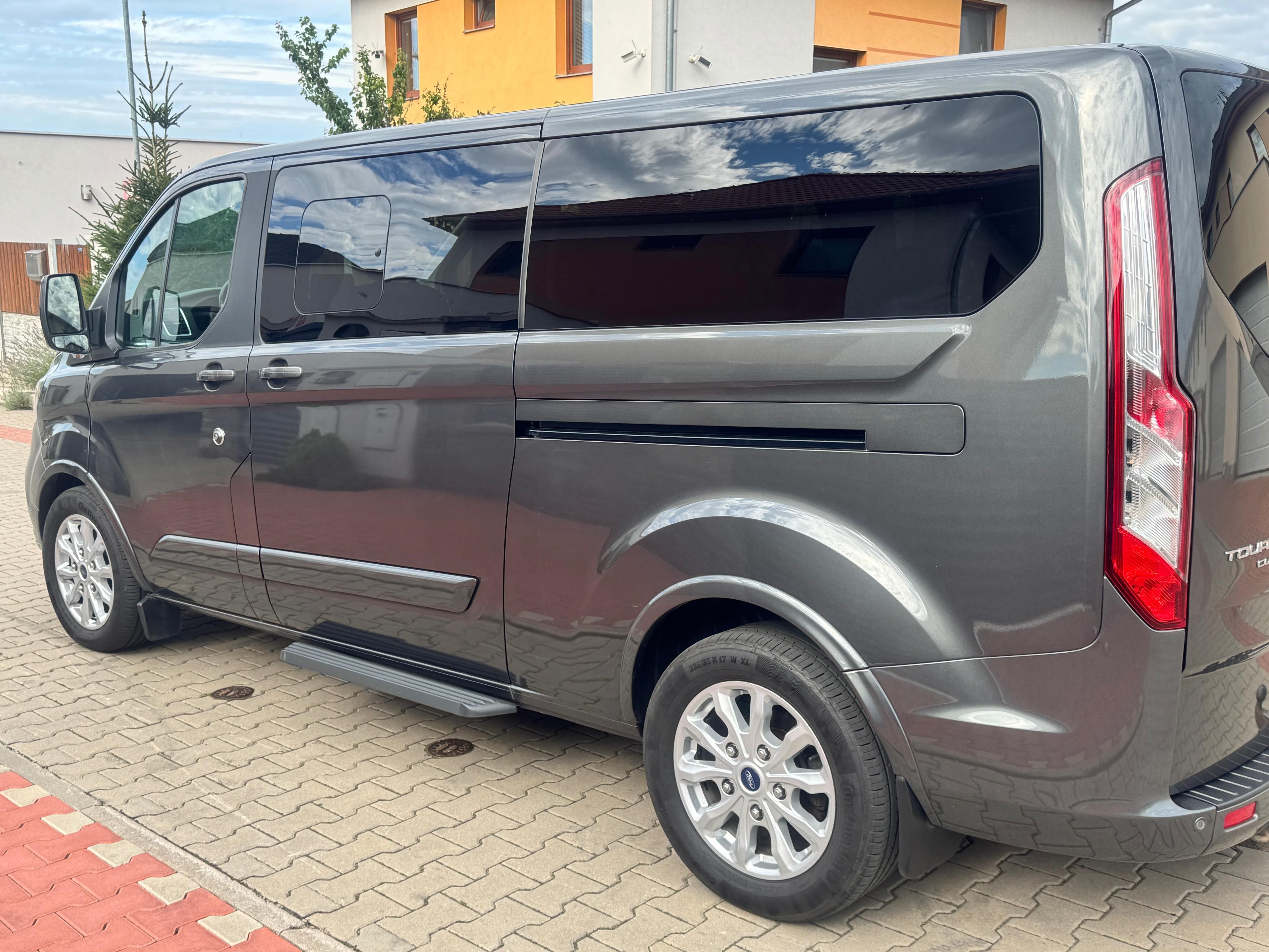 Ford Tourneo Custom, Ford Tourneo Custom 2.0D 125kw - fotka 4