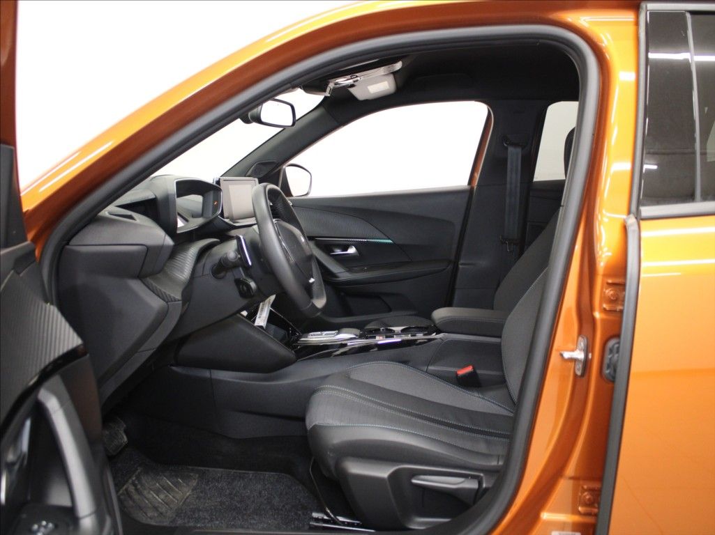Peugeot 2008, 1,2 PT 96kW AT Allure 39tkm. - fotka 6
