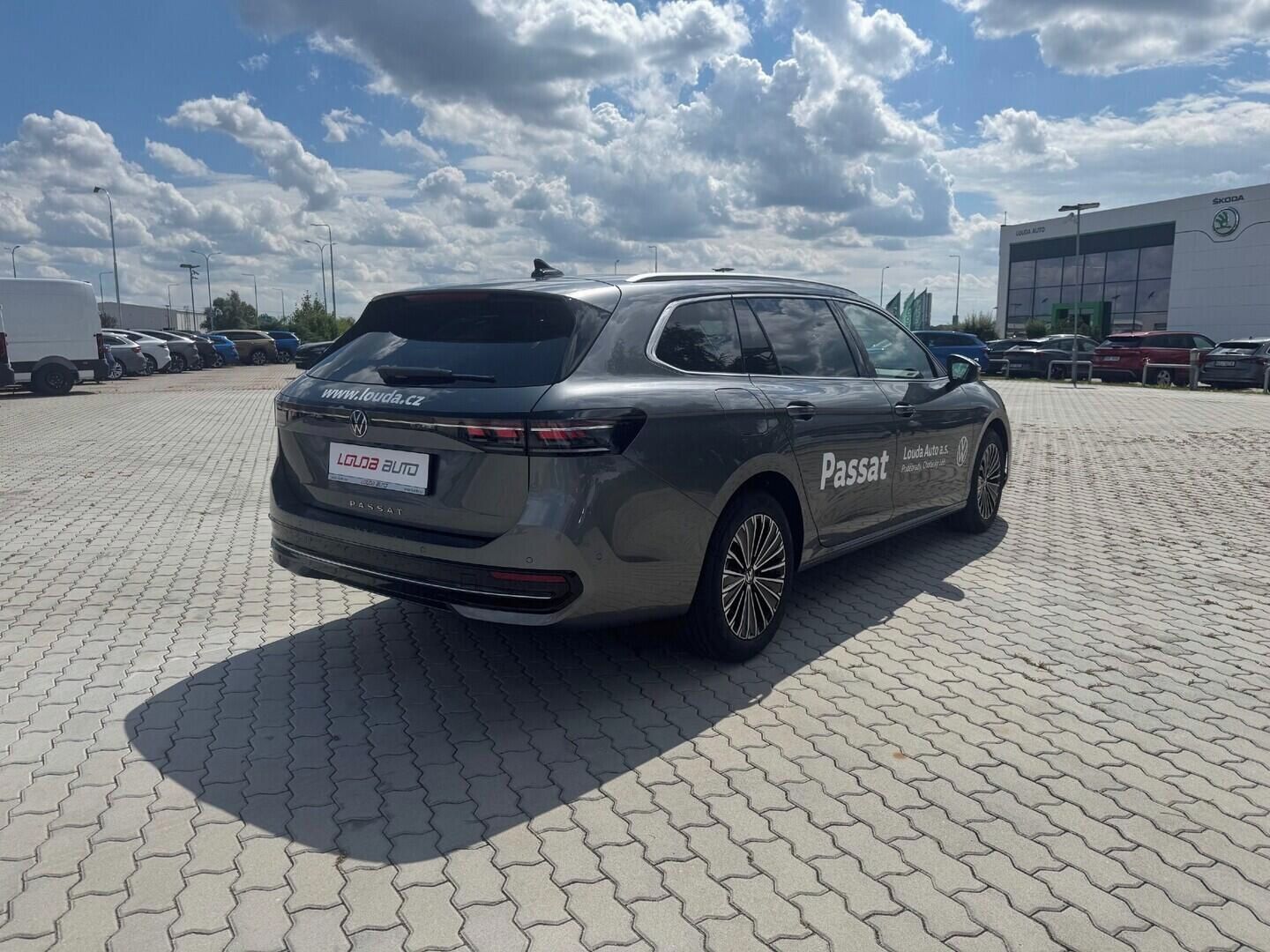 Volkswagen Passat, Elegance 2,0 TDI 110 kW - fotka 5