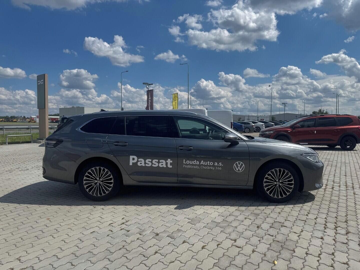 Volkswagen Passat, Elegance 2,0 TDI 110 kW - fotka 4