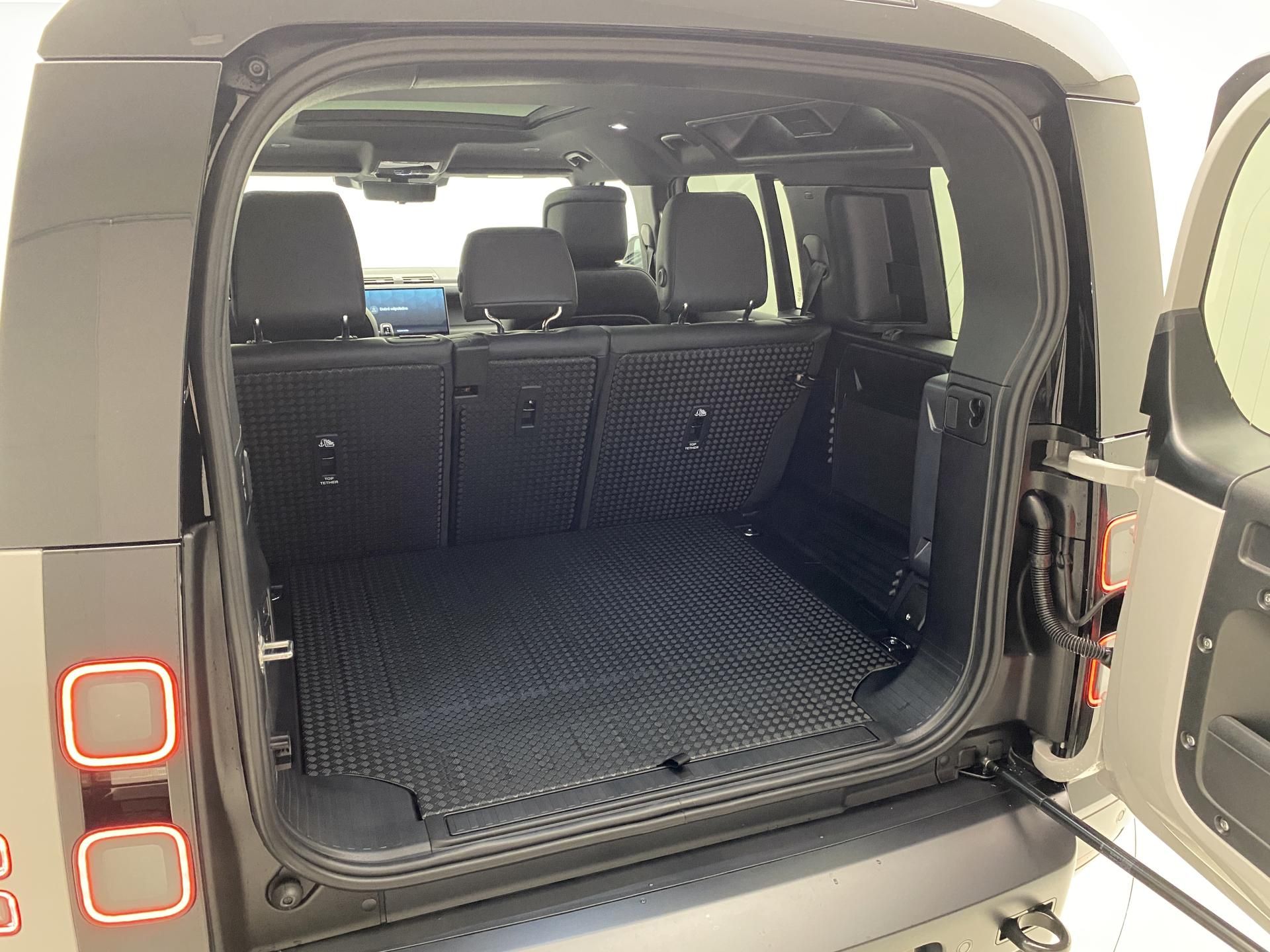 Land Rover Defender, 110 D350 X-Dynamic HSE - fotka 5